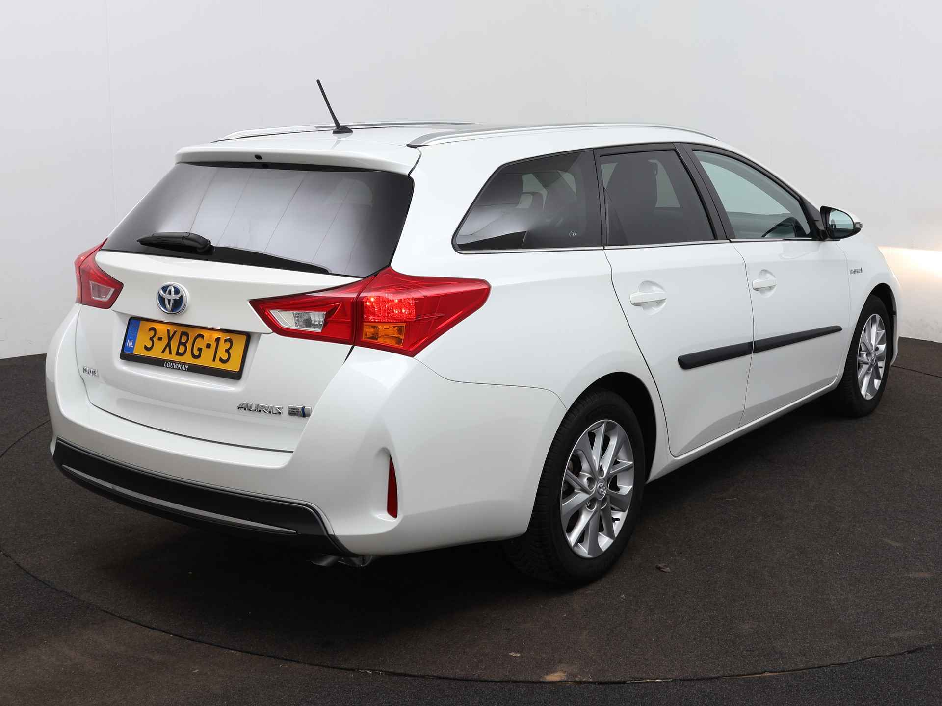 Toyota Auris Touring Sports 1.8 Hybrid Lease | Panoramadak | Navigatie | - 18/47