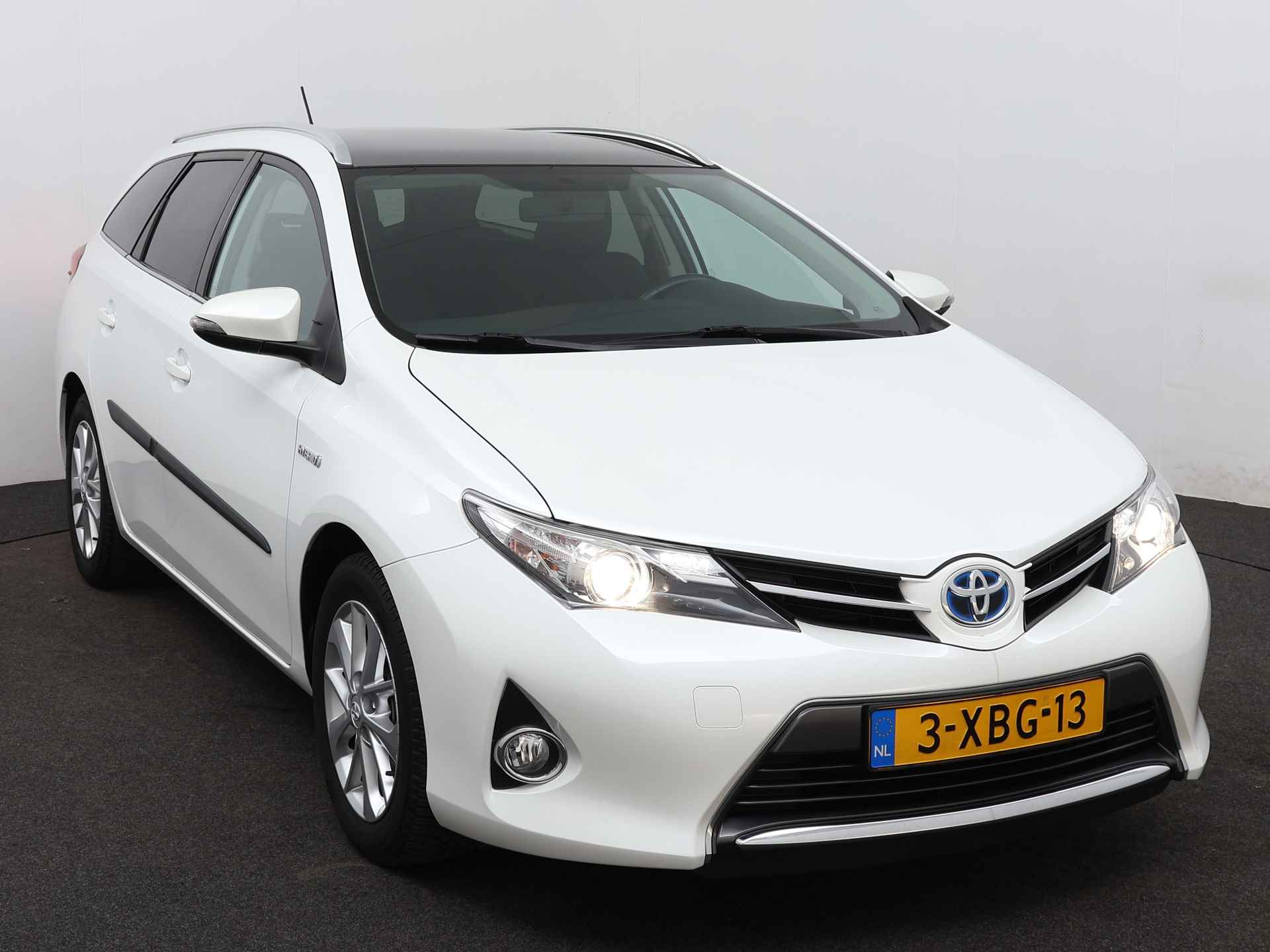 Toyota Auris Touring Sports 1.8 Hybrid Lease | Panoramadak | Navigatie | - 28/47