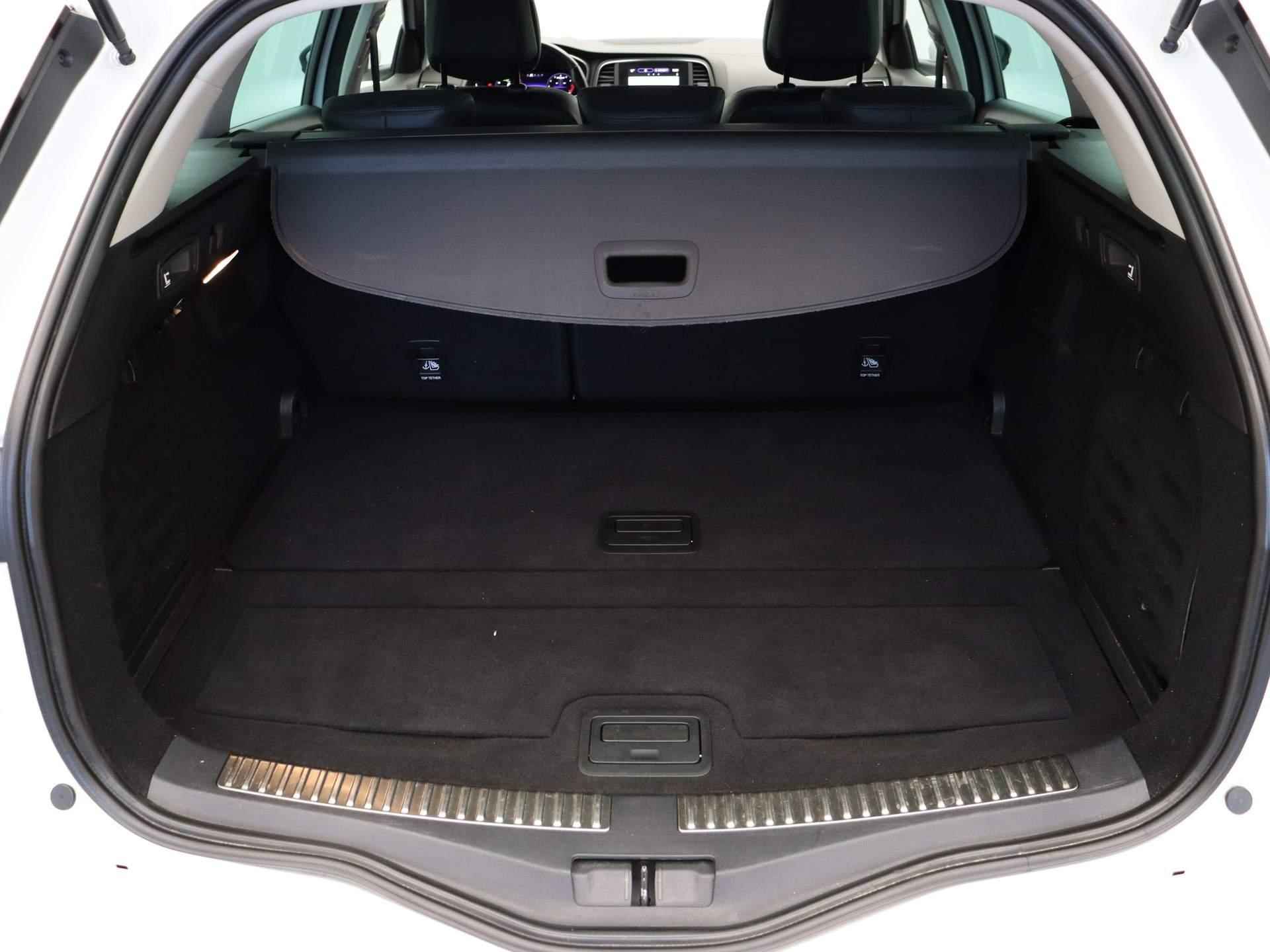 Renault Mégane Estate 140pk TCe Business Edition One | Premium Bose Audio | Lederen bekleding | Trekhaak | Stoelverwarming | - 16/57