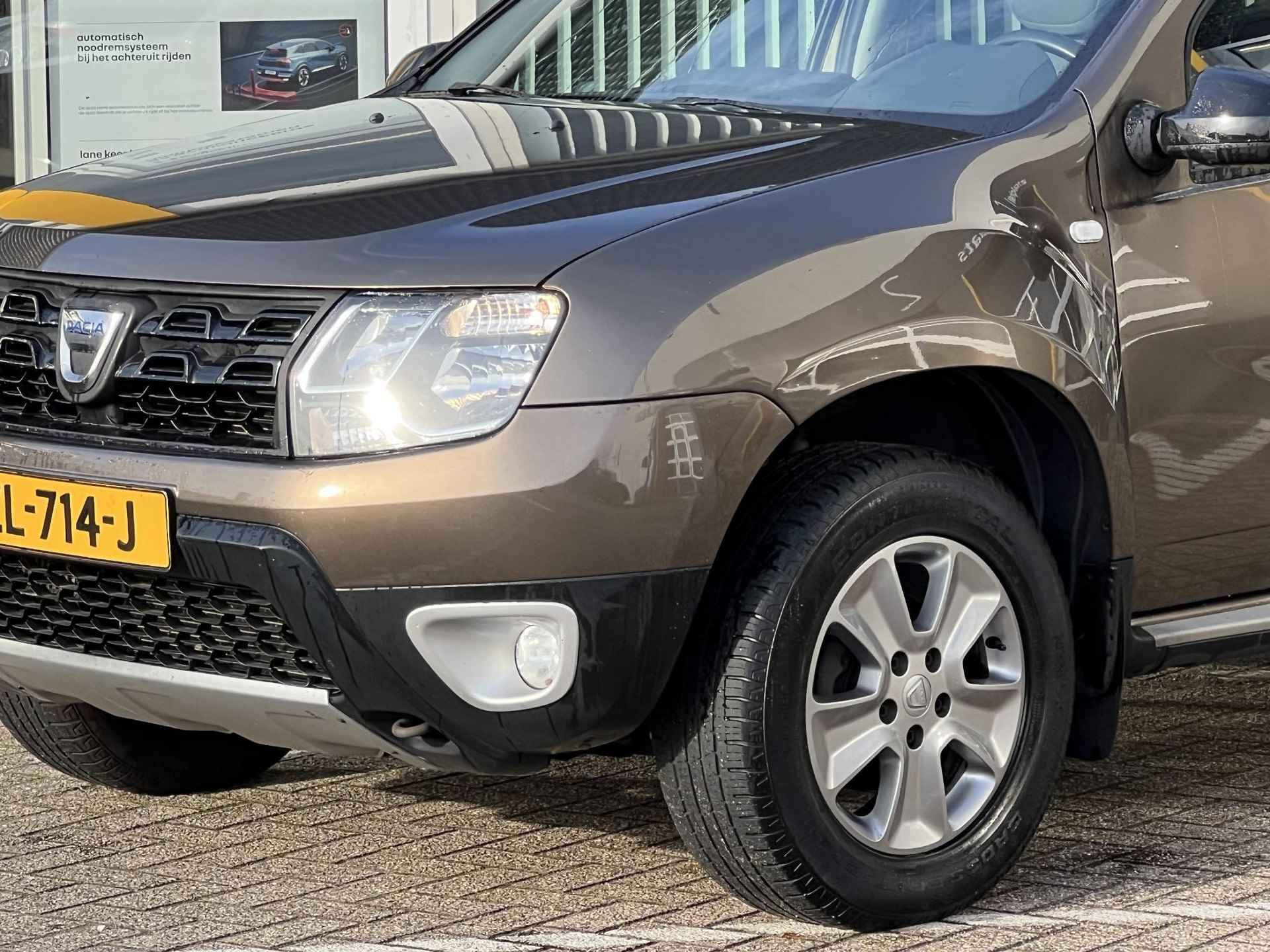 Dacia Duster 1.2 TCe 125 Lauréate | Trekhaak | Navigatie | Achteruitrijcamera | - 19/29