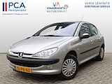 Peugeot 206 1.6-16V * AUTOMAAT * Luxe Gentry ! Kilometer Autopas zie foto's. * Airco * Trekhaak * Achteruitrij Camera * 5-Deurs * Velourse interieur * Vingerhoets; Vierde Generatie Eersteklas Service !