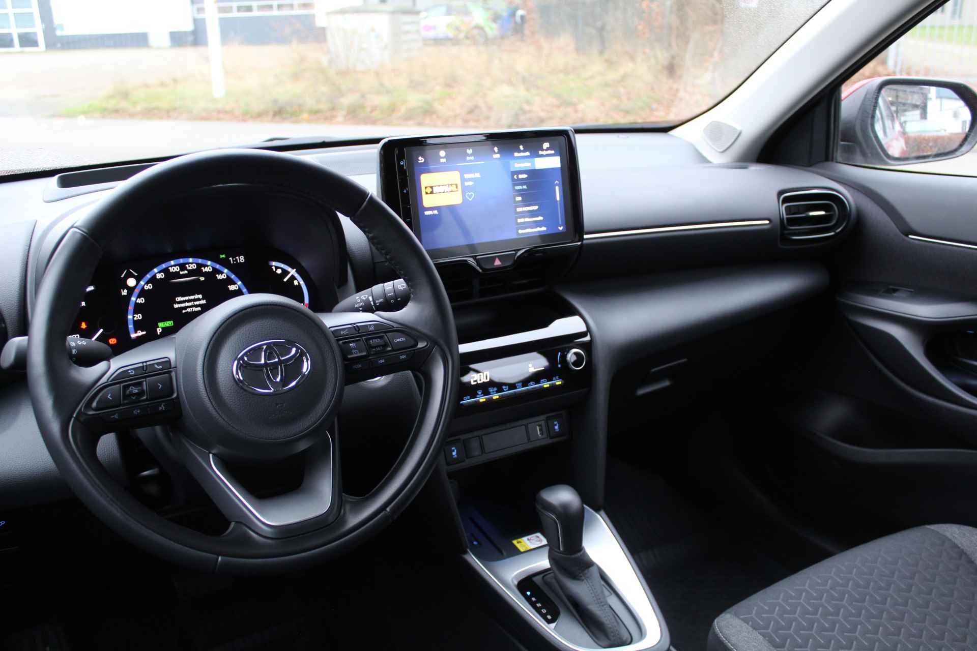 Toyota Yaris Cross 1.5 Hybrid Dynamic Special | Rijklaar | Stoel-/stuurverw. | Head Up | El. achterklep | Navi | Apple/Android | LED | Keyless | Adaptive cruise - 4/29