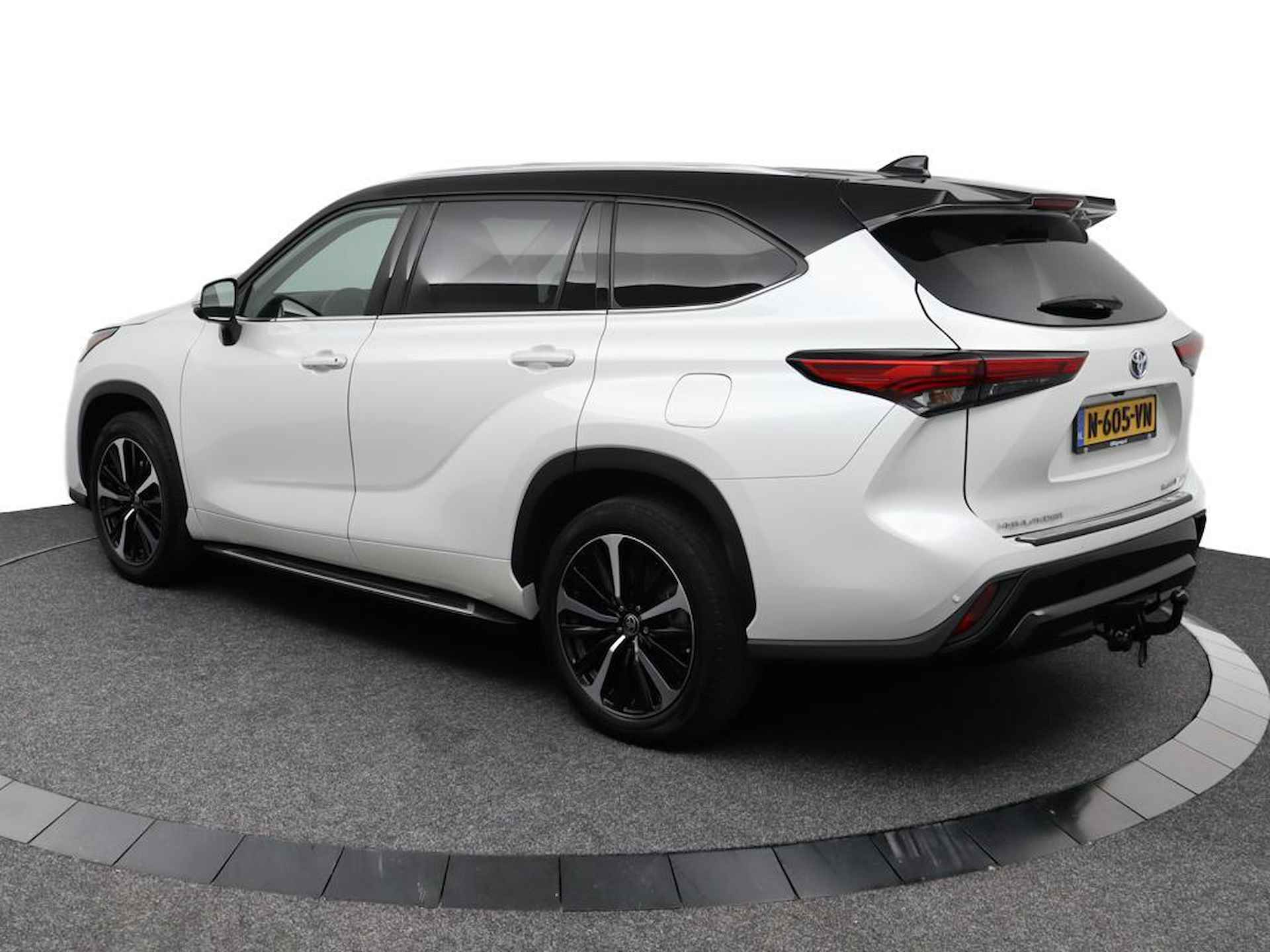 Toyota Highlander 2.5 AWD Hybrid Premium Automaat | Trekhaak | Bi-Tone | Leer | Head-Up Display | JBL | Navigatie | - 12/60