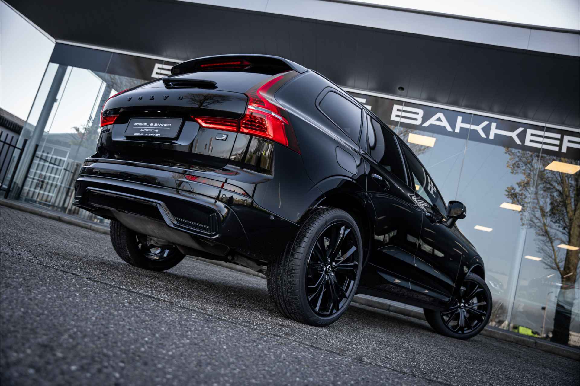 Volvo XC60 2.0 Recharge T6 AWD Black Edition -LONG RANGE - 35/80