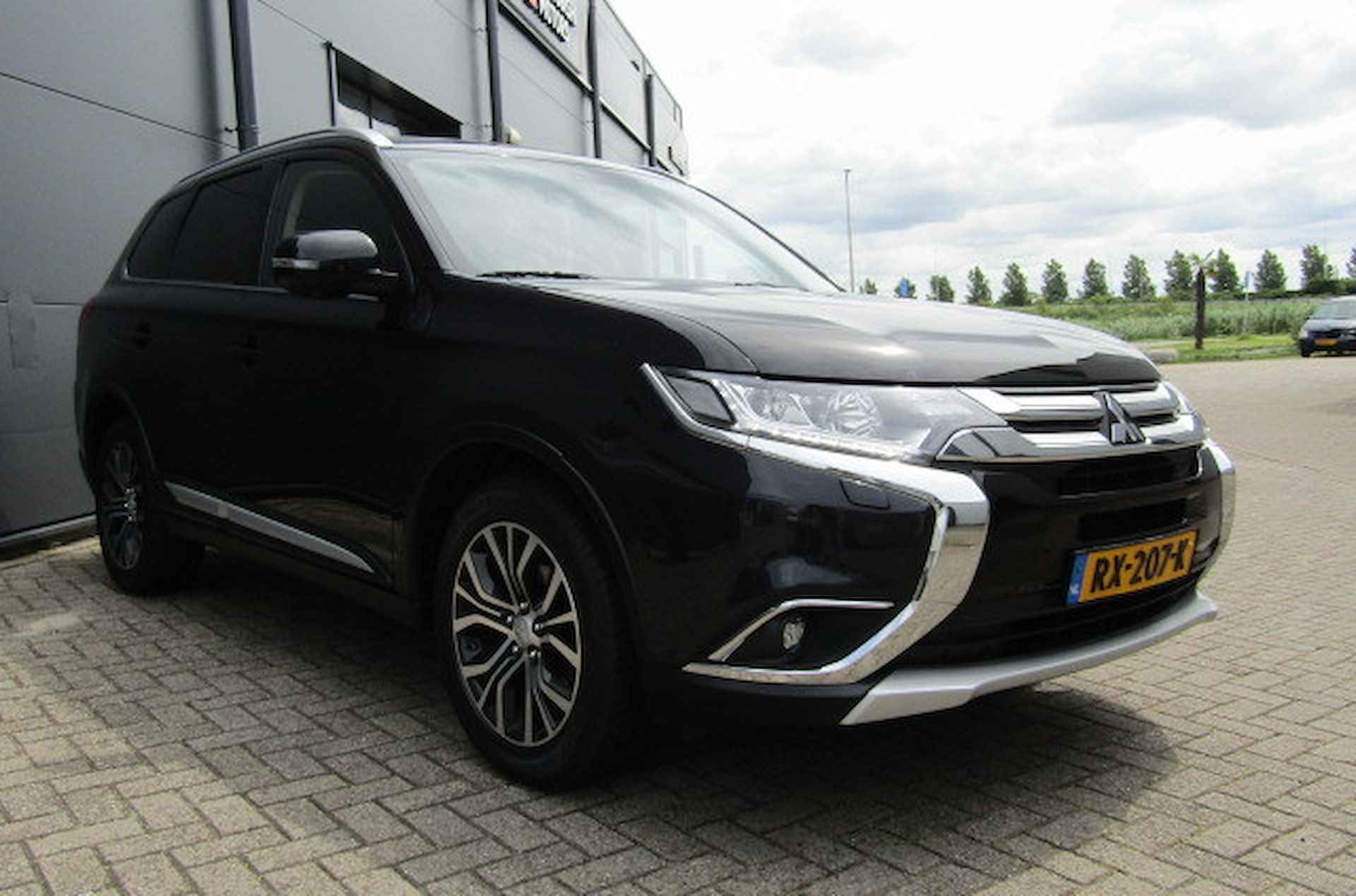 Mitsubishi Outlander 2.0 Benzine 150pk 2WD CVT Automaat Connect Pro - 4/23