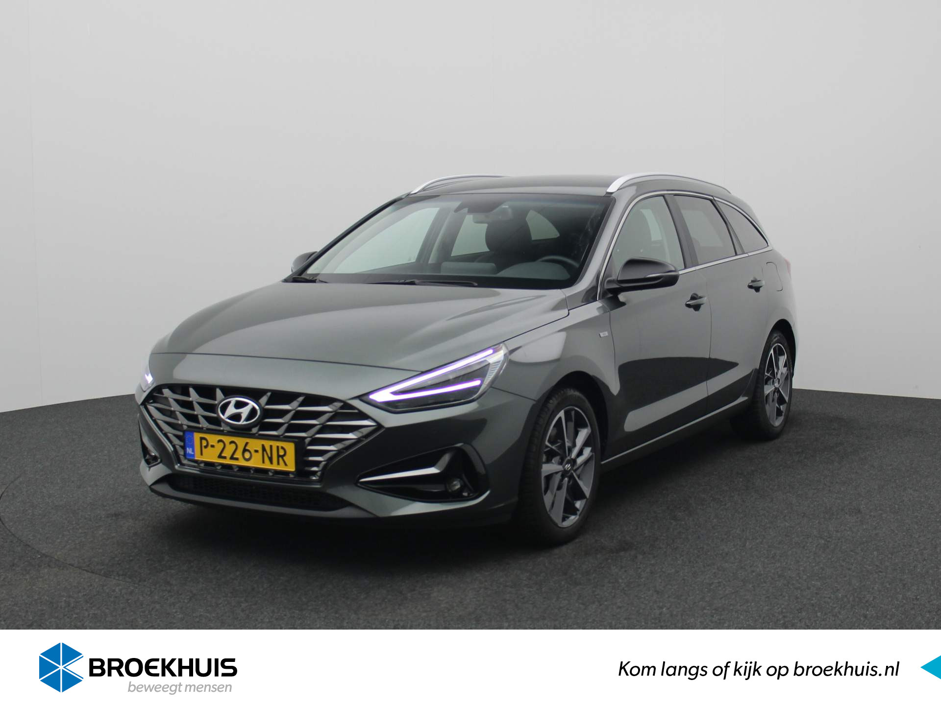 Hyundai i30 Wagon 1.5 T-GDi 160PK MHEV Premium | Stuur verwarming | Stoel Ventilatie en Verwarming | Camera | Navigatie | 17" lichtmetaal | Clima | Cruise | Bluetooth | LED | Virtueel Dashboard