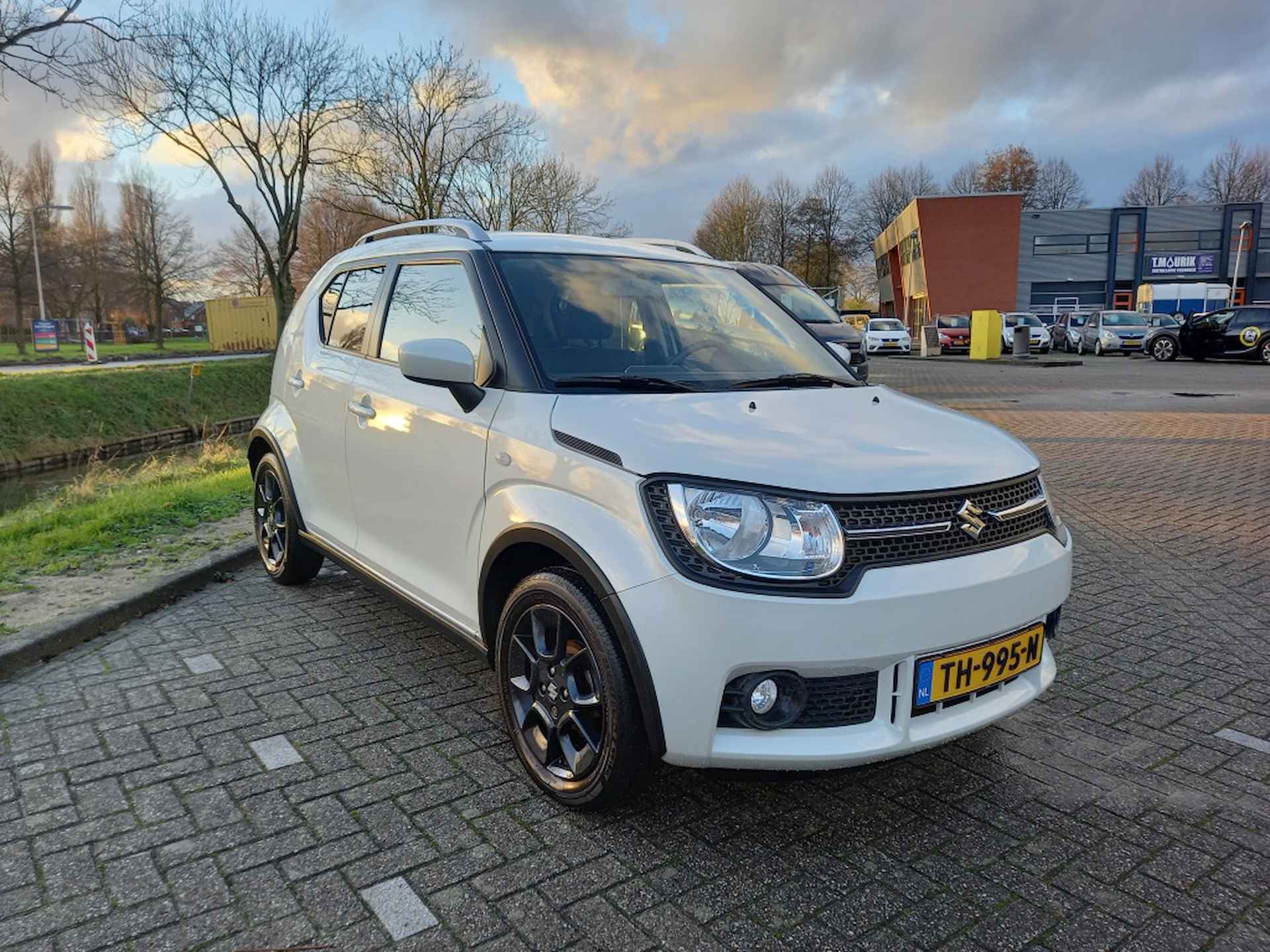 Suzuki Ignis 1.2 Select - 2/15