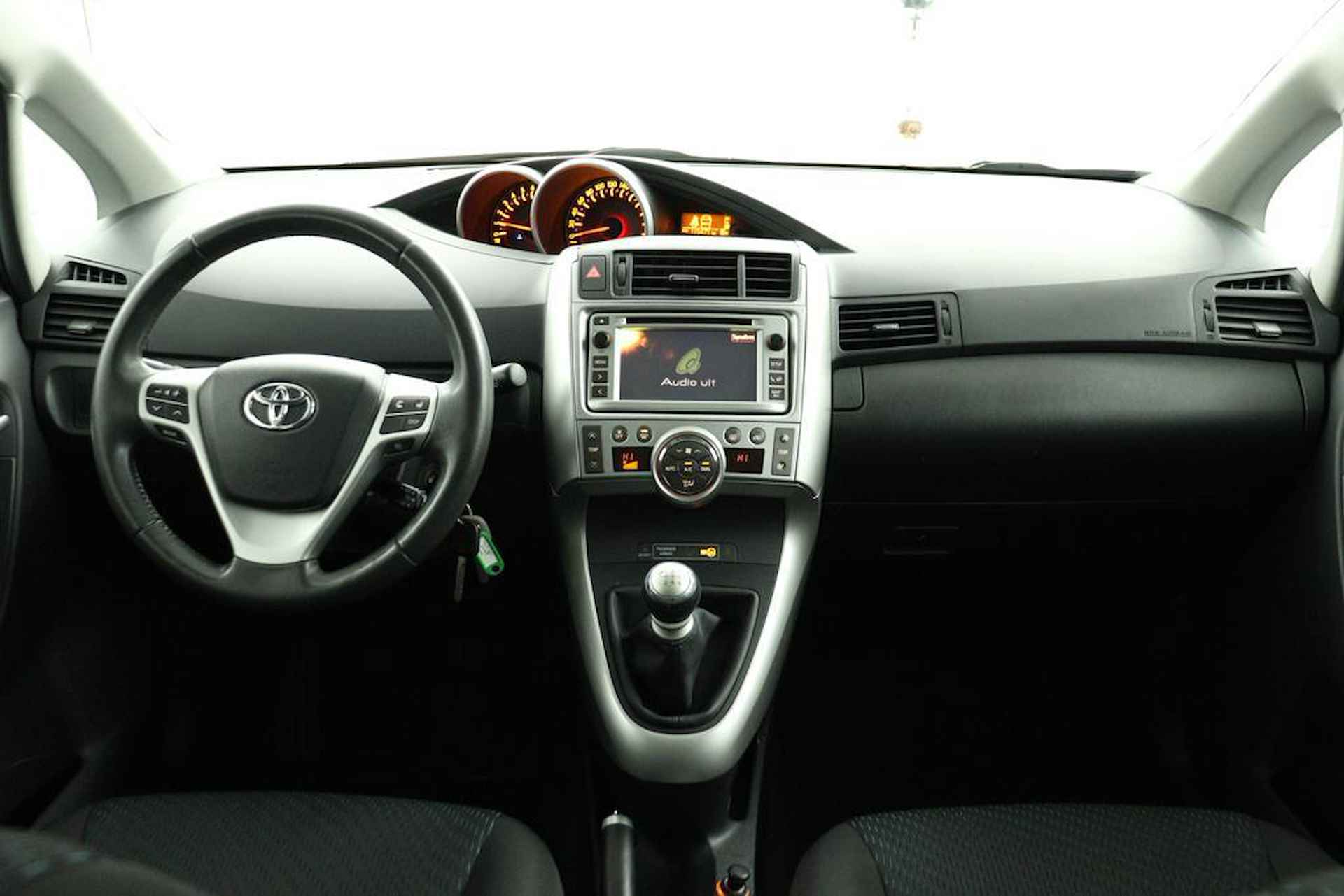 Toyota Verso 1.8 VVT-i Business | Trekhaak | Panorama dak | Navigatie | Parkeercamera | - 4/55