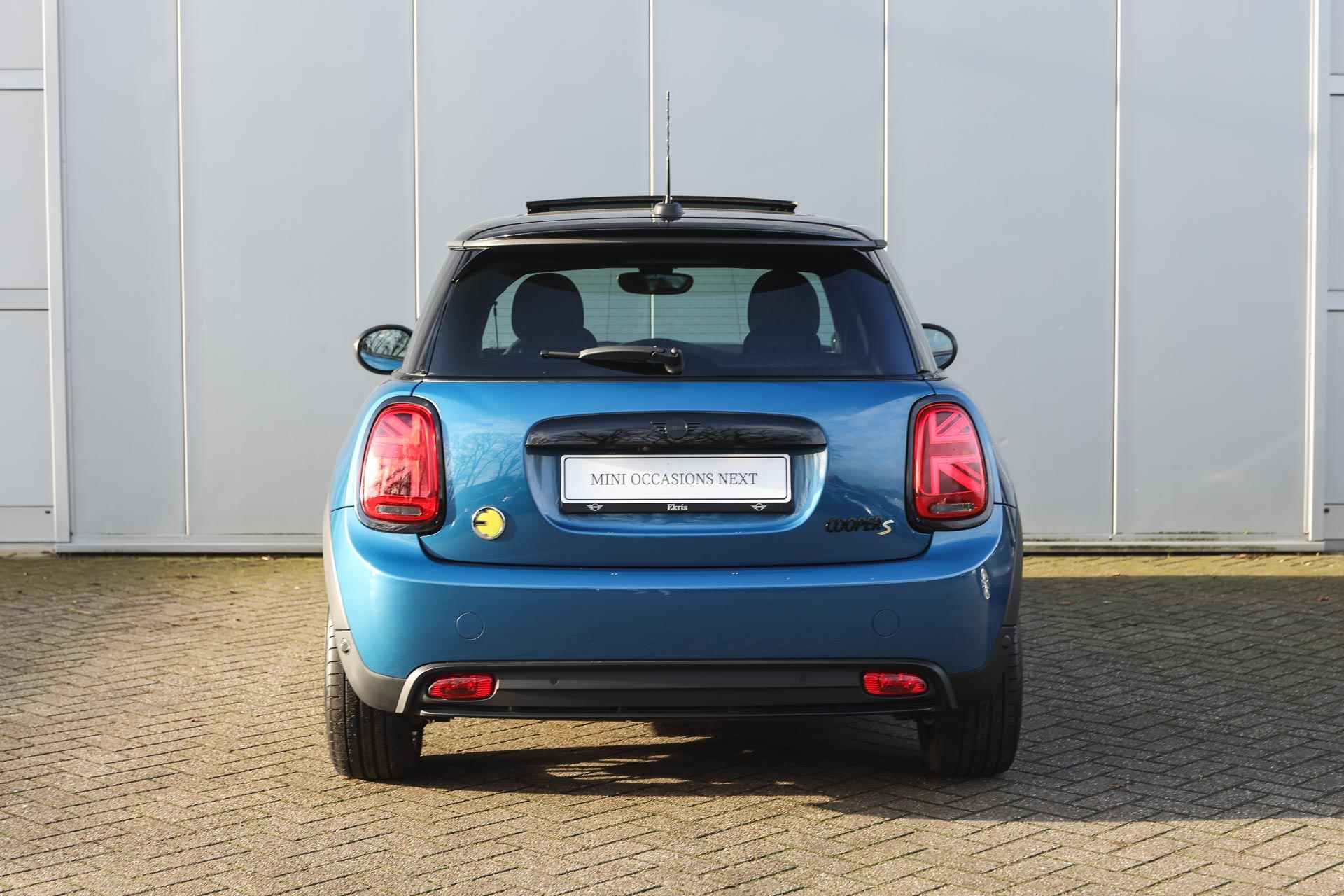 MINI Electric Classic / Premium Plus Pakket / Panoramadak / Achteruitrijcamera / Comfort Access / Sportstoelen / LED / Park Assistant - 7/32