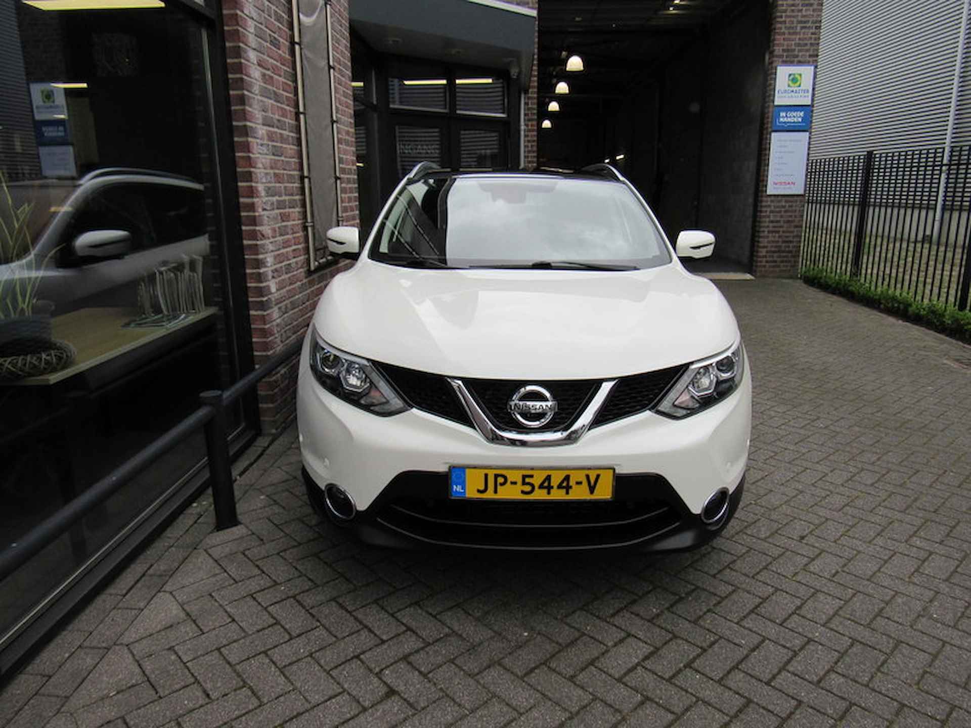 Nissan Qashqai 1.6 163pk DIG-T Tekna Stoel/voorruit Verwarming/Pano/ 360 camera 1500 kg trekgewicht - 2/26