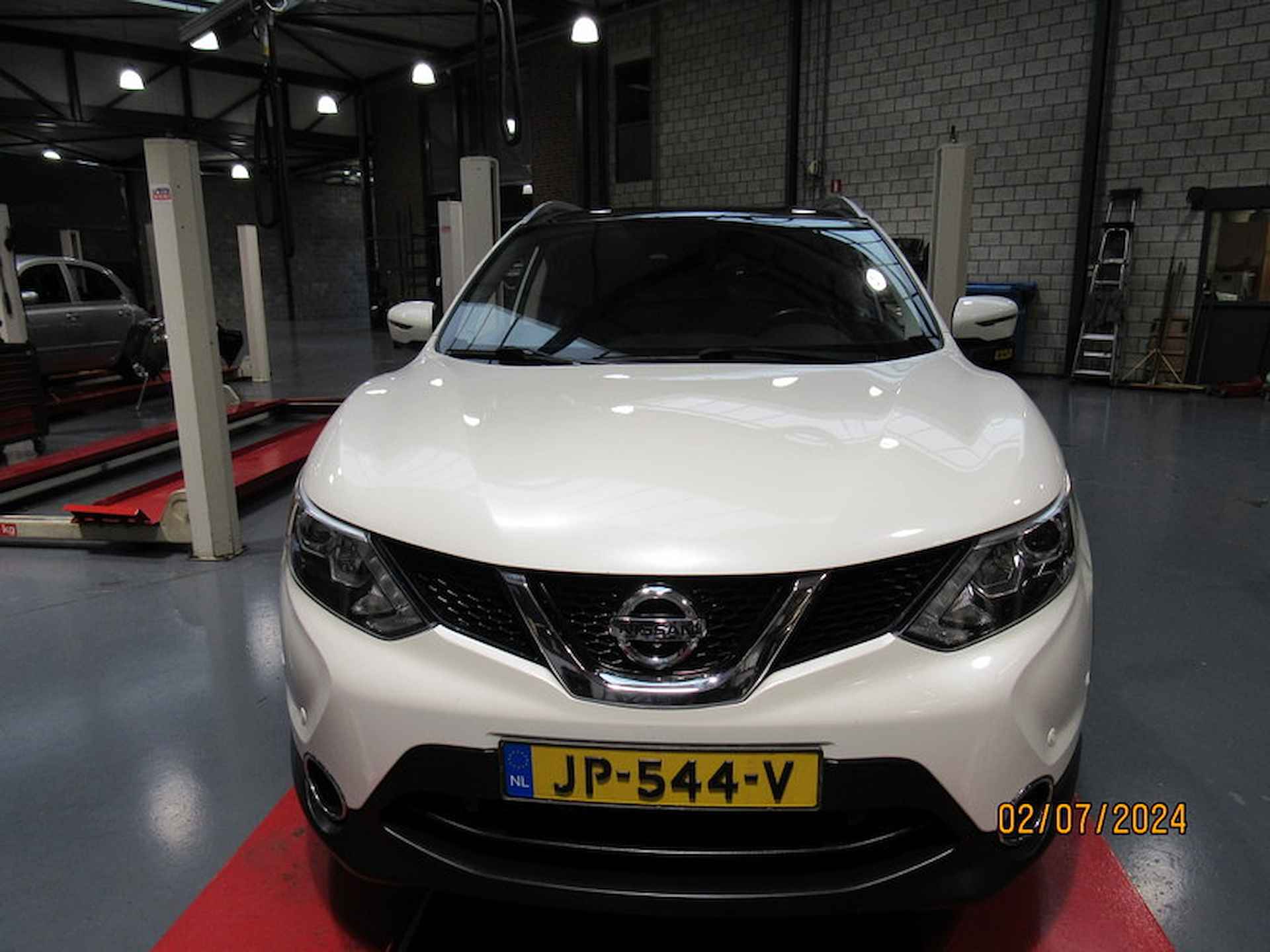 Nissan Qashqai 1.6 163pk DIG-T Tekna Stoel/voorruit Verwarming/Pano/ 360 camera 1500 kg trekgewicht - 3/26