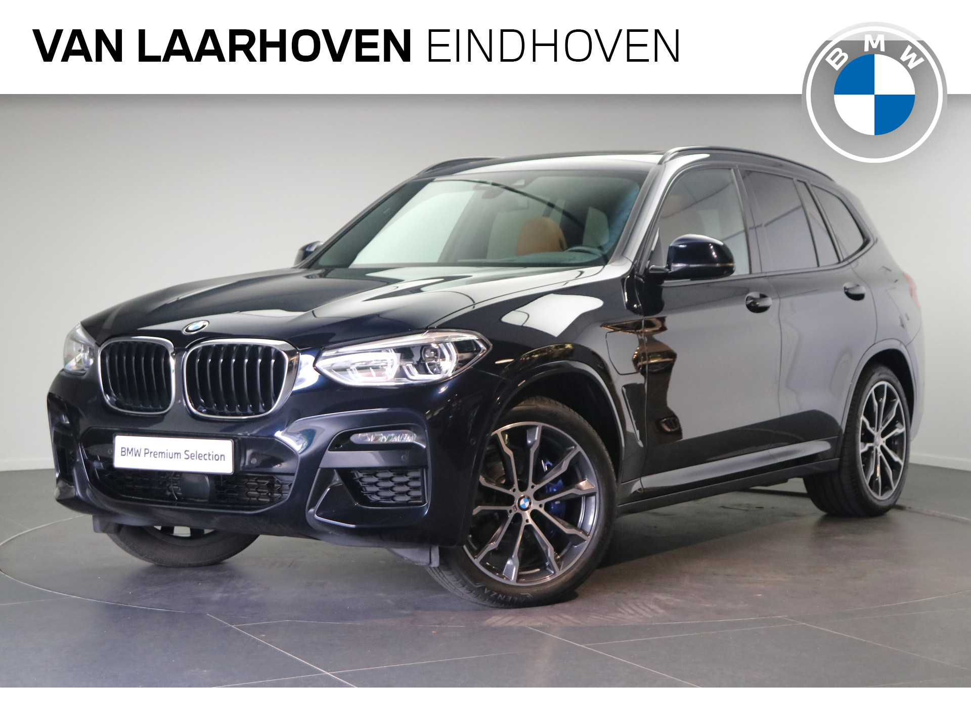 BMW X3 xDrive30e High Executive M Sport Automaat / Panoramadak / Trekhaak / Adaptieve LED / Parking Assistant Plus / Sportstoelen / Comfort Access / Leder bij viaBOVAG.nl