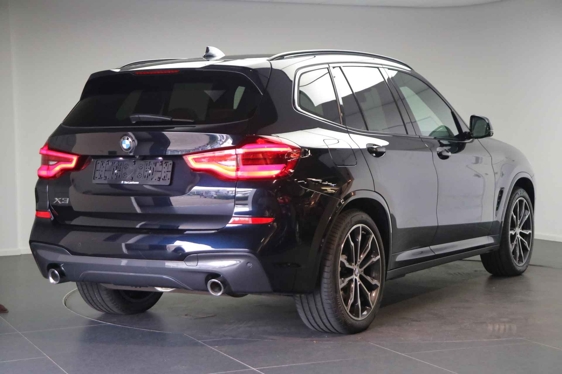 BMW X3 xDrive30e High Executive M Sport Automaat / Panoramadak / Trekhaak / Adaptieve LED / Parking Assistant Plus / Sportstoelen / Comfort Access / Leder - 4/25