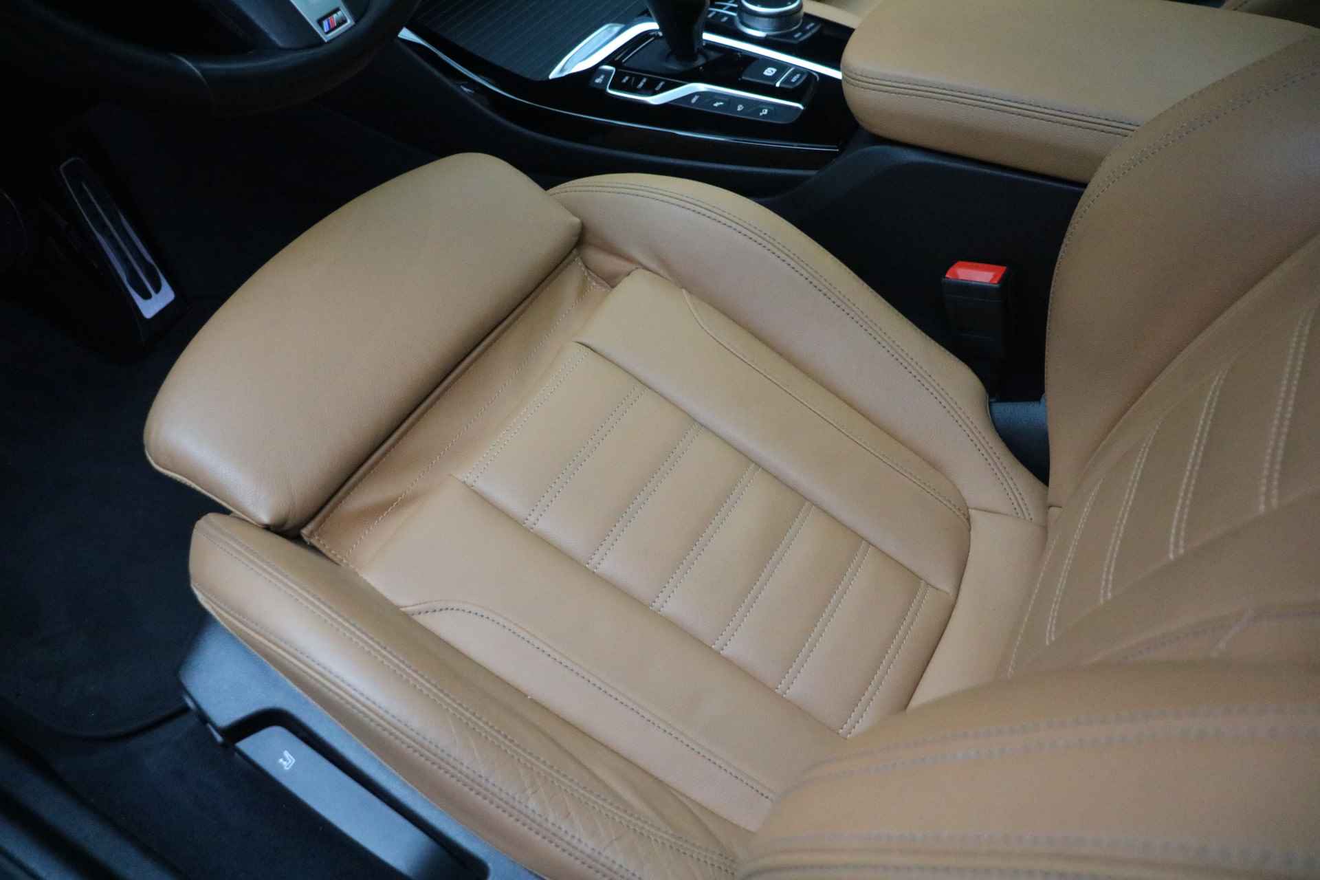 BMW X3 xDrive30e High Executive M Sport Automaat / Panoramadak / Trekhaak / Adaptieve LED / Parking Assistant Plus / Sportstoelen / Comfort Access / Leder - 10/25