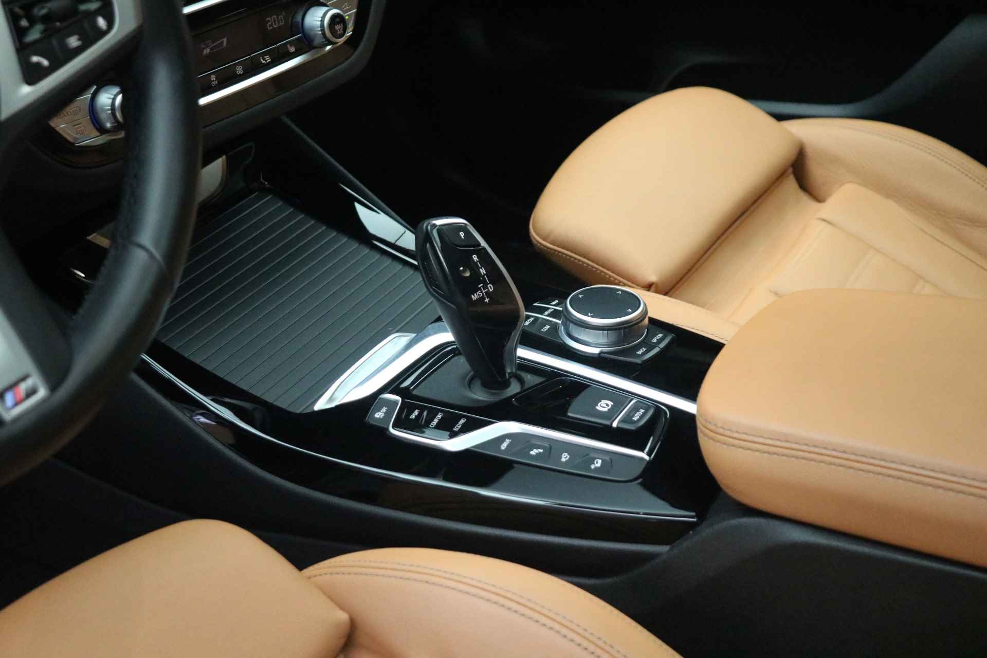 BMW X3 xDrive30e High Executive M Sport Automaat / Panoramadak / Trekhaak / Adaptieve LED / Parking Assistant Plus / Sportstoelen / Comfort Access / Leder - 11/25