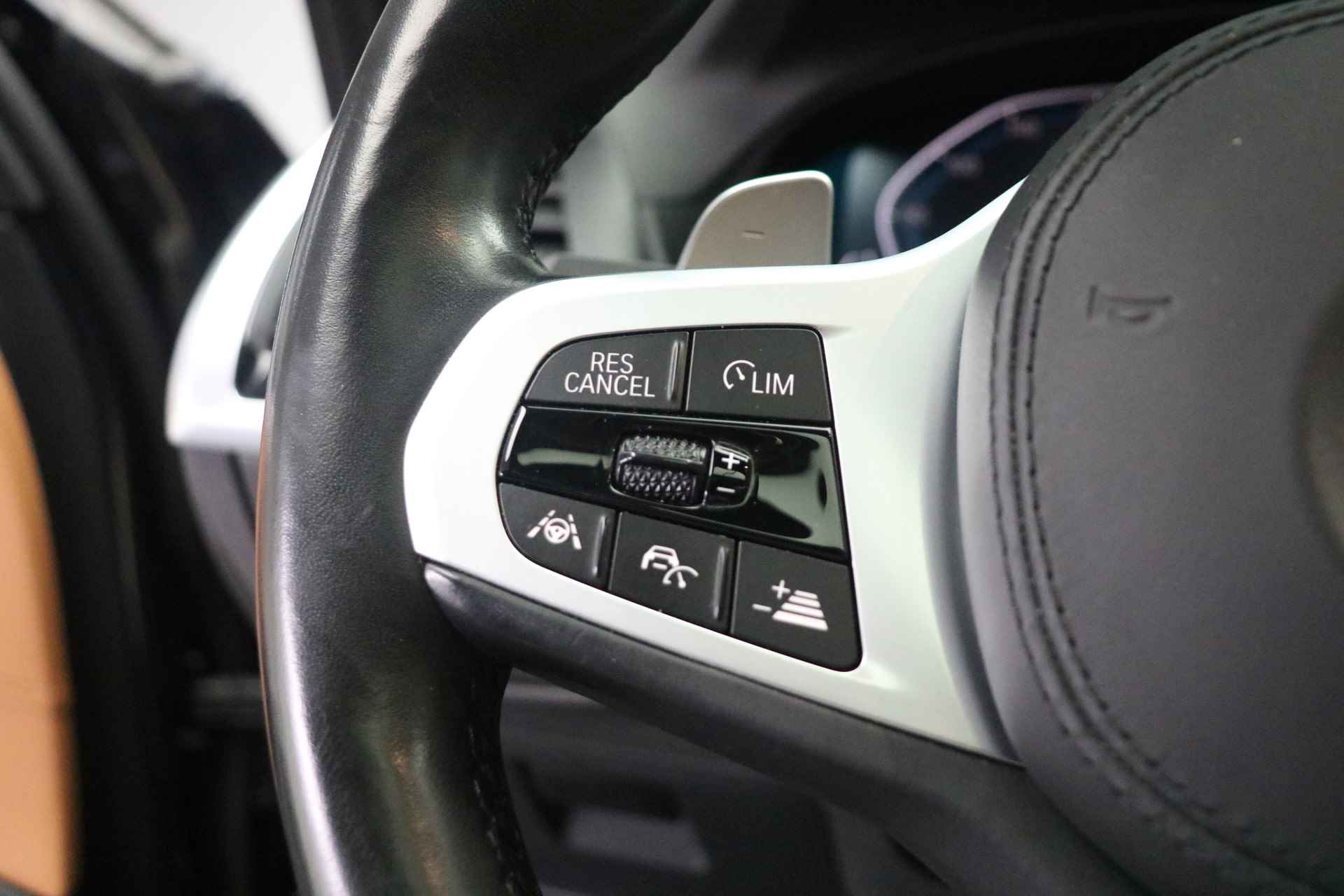 BMW X3 xDrive30e High Executive M Sport Automaat / Panoramadak / Trekhaak / Adaptieve LED / Parking Assistant Plus / Sportstoelen / Comfort Access / Leder - 15/25