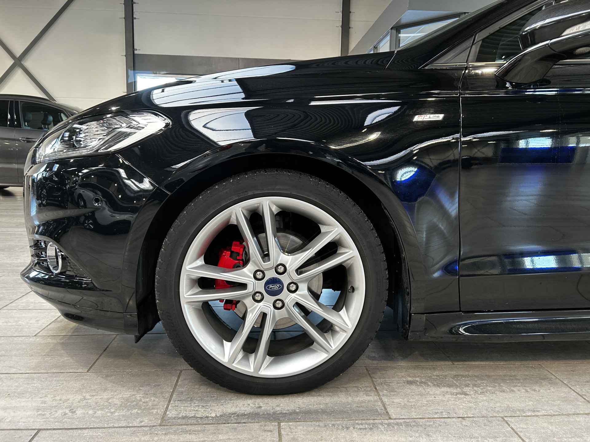 Ford Mondeo Wagon 1.5 EcoBoost 165 pk ST-Line | Trekhaak | Winter Pack | Pano | LED | Camera | El. verst. stoel + geh. | 19" | audio upgrade - 25/26