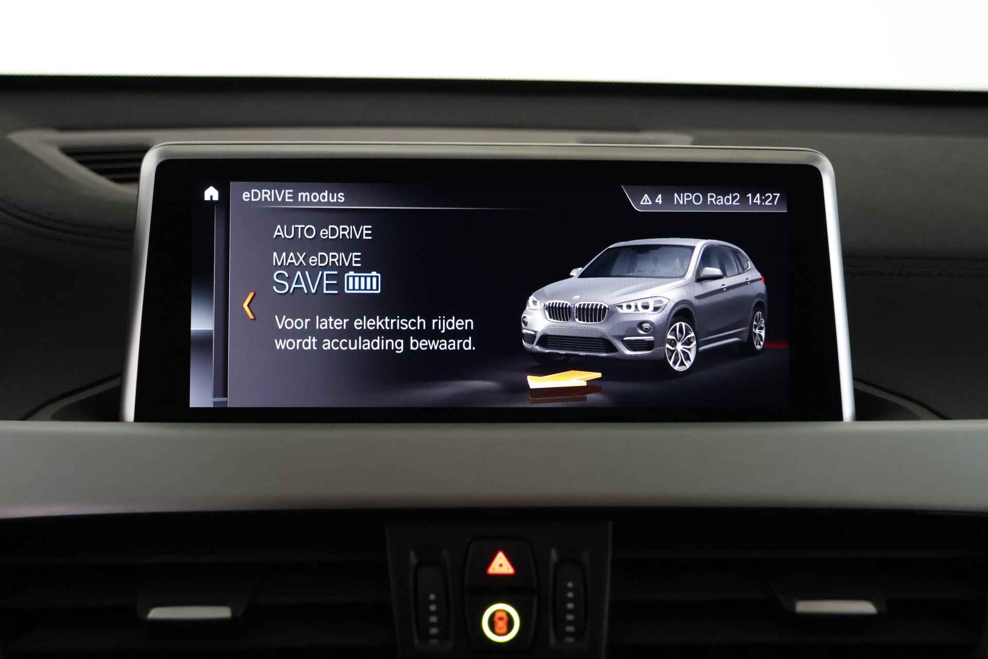 BMW X1 xDrive25e X-Line / Panorama / Opendak / Navi / DAB / LED / Trekhaak - 23/32