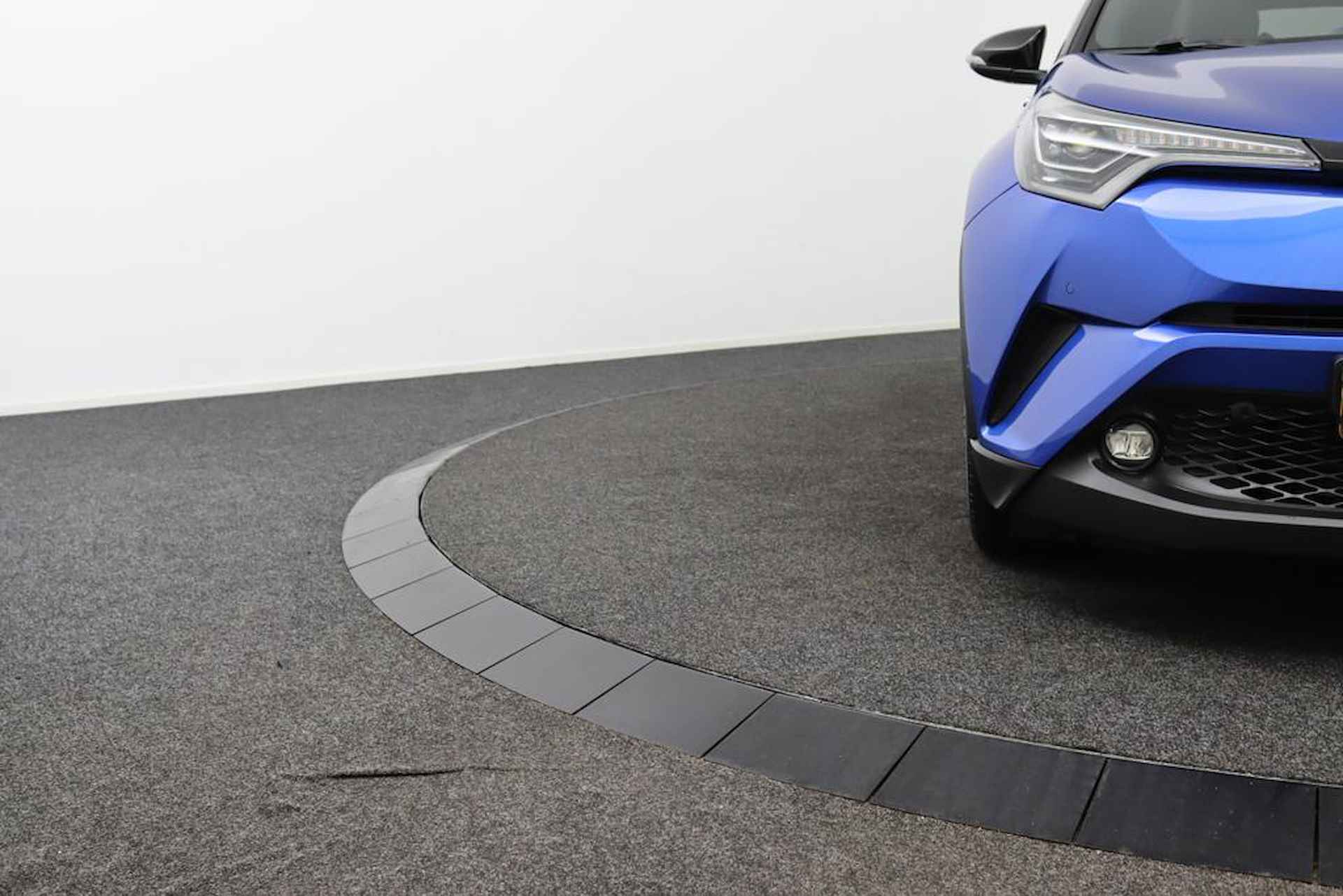 Toyota C-HR 1.8 Hybrid Style Ultimate | Trekhaak Afneembaar | Stof/ Kunstlederen Bekleding | Stuur en Stoelverwarming | Parkeersensoren Rondom | JBL Audio | - 38/47