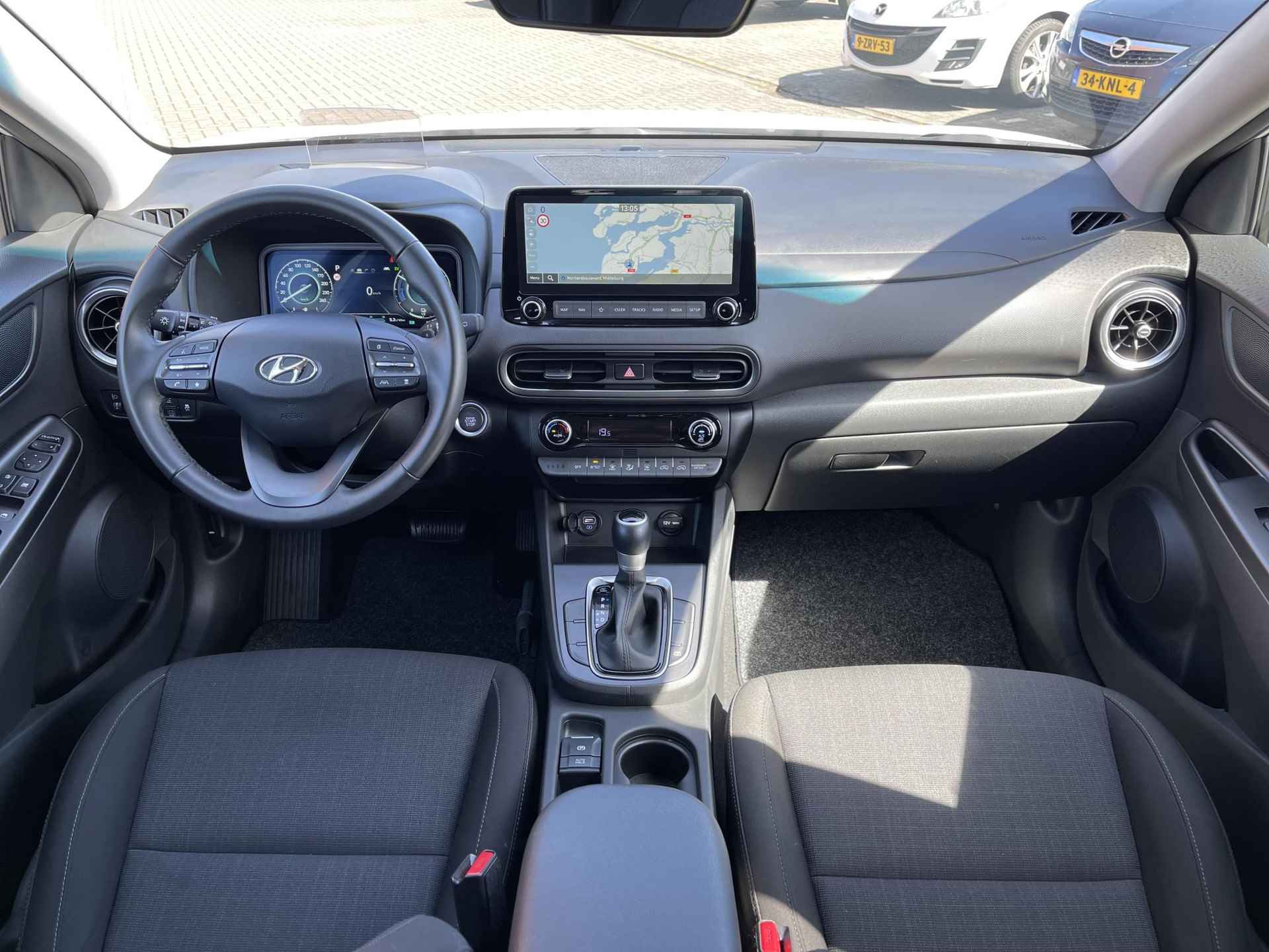 Hyundai Kona 1.6 GDI HEV Fashion | Navigatie | Camera | Apple Carplay/Android Auto | Head-Up Display | Premium Audio | Adapt. Cruise Control | Dodehoek Detectie | Rijklaarprijs! - 13/28