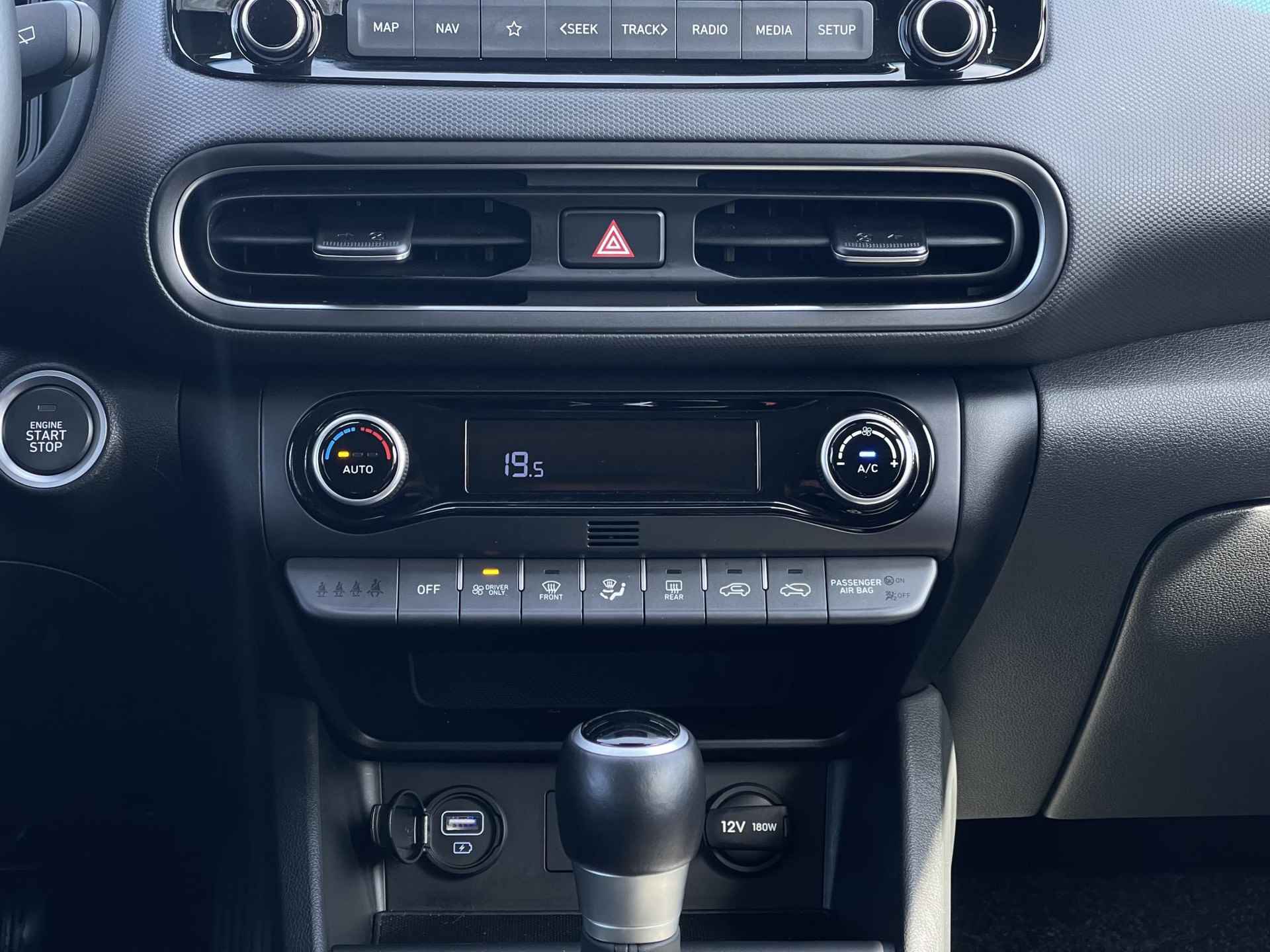Hyundai Kona 1.6 GDI HEV Fashion | Navigatie | Camera | Apple Carplay/Android Auto | Head-Up Display | Premium Audio | Adapt. Cruise Control | Dodehoek Detectie | Rijklaarprijs! - 19/28
