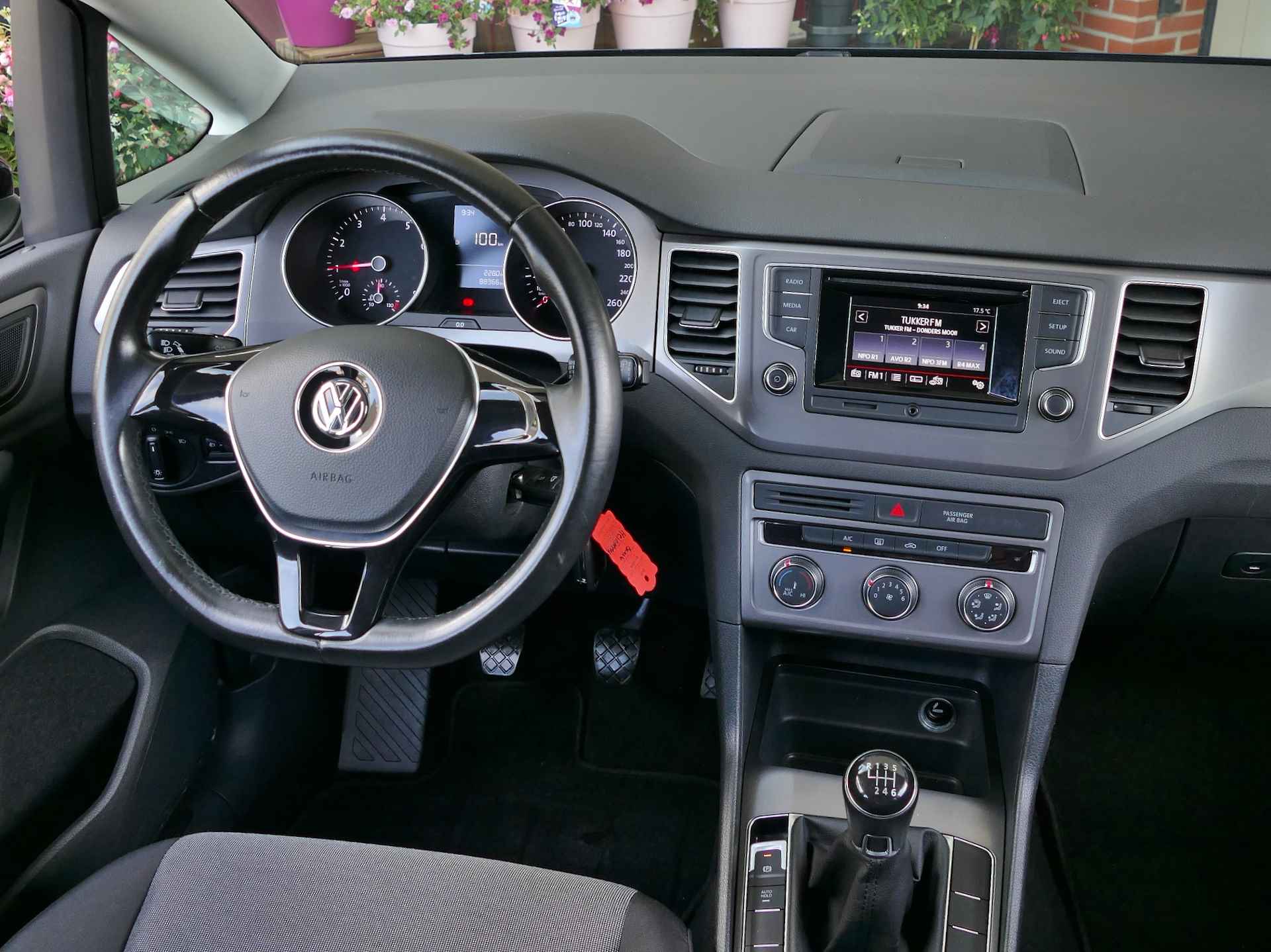 Volkswagen Golf Sportsvan 1.0 TSI 115 pk | trekhaak | parkeersensoren | airco | 100% onderhouden - 7/42