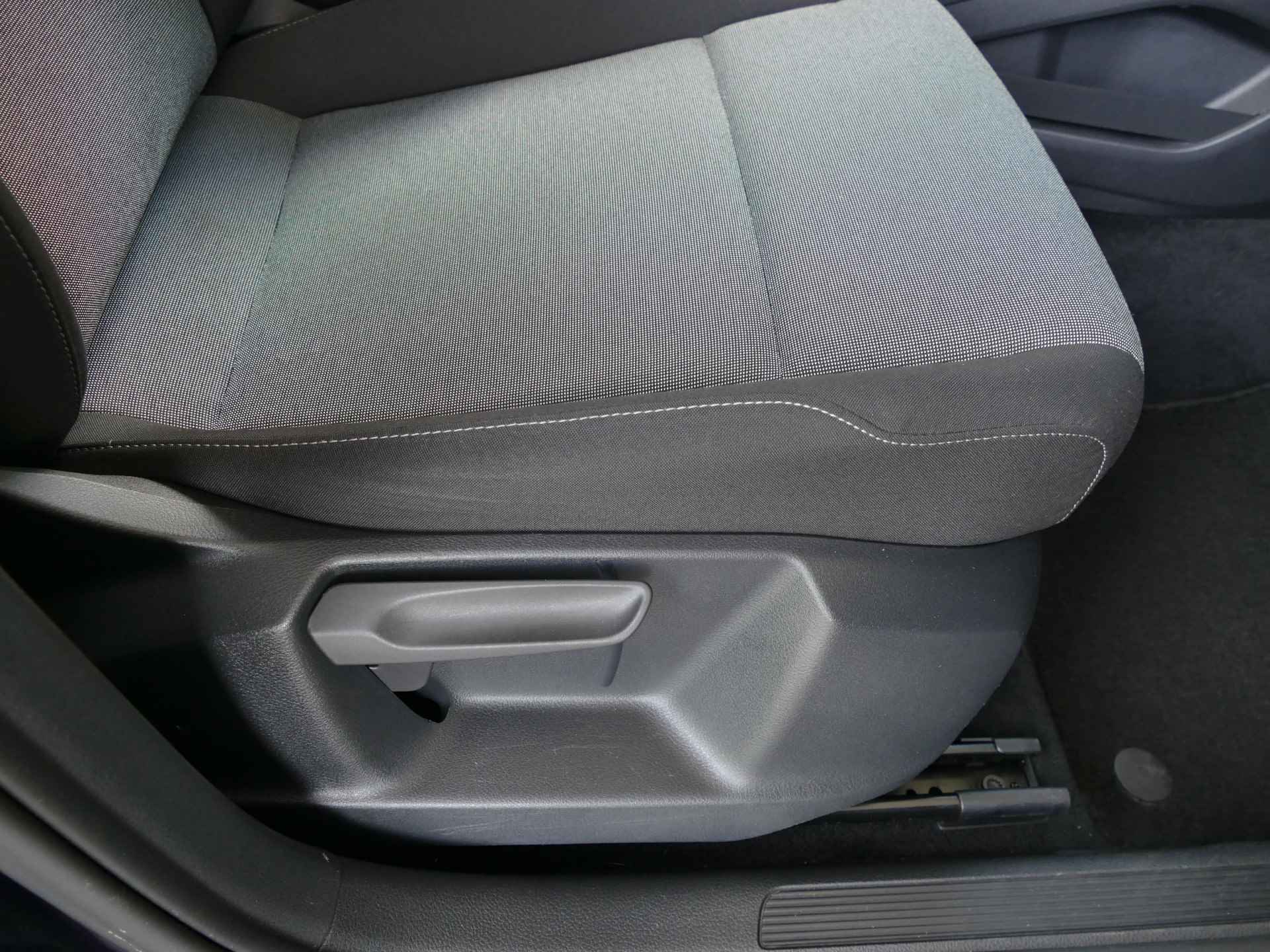 Volkswagen Golf Sportsvan 1.0 TSI 115 pk | trekhaak | parkeersensoren | airco | 100% onderhouden - 33/42