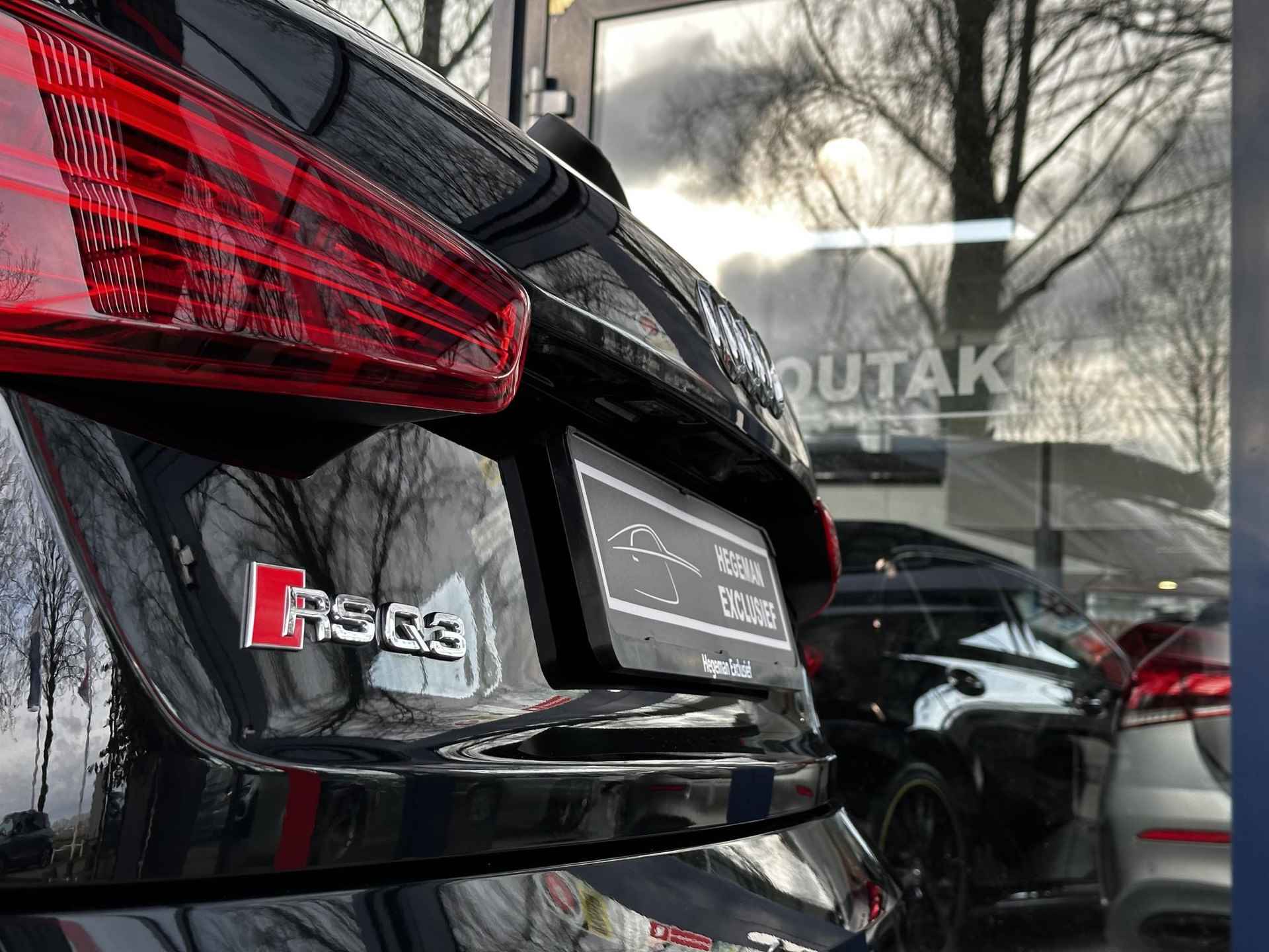Audi RS Q3 2.5 TFSI quattro Pro Line Plus | Schuif-kanteldak | 20 inch | Stoelverw. | Carbon | Navi | Keyless | Camera - 12/40