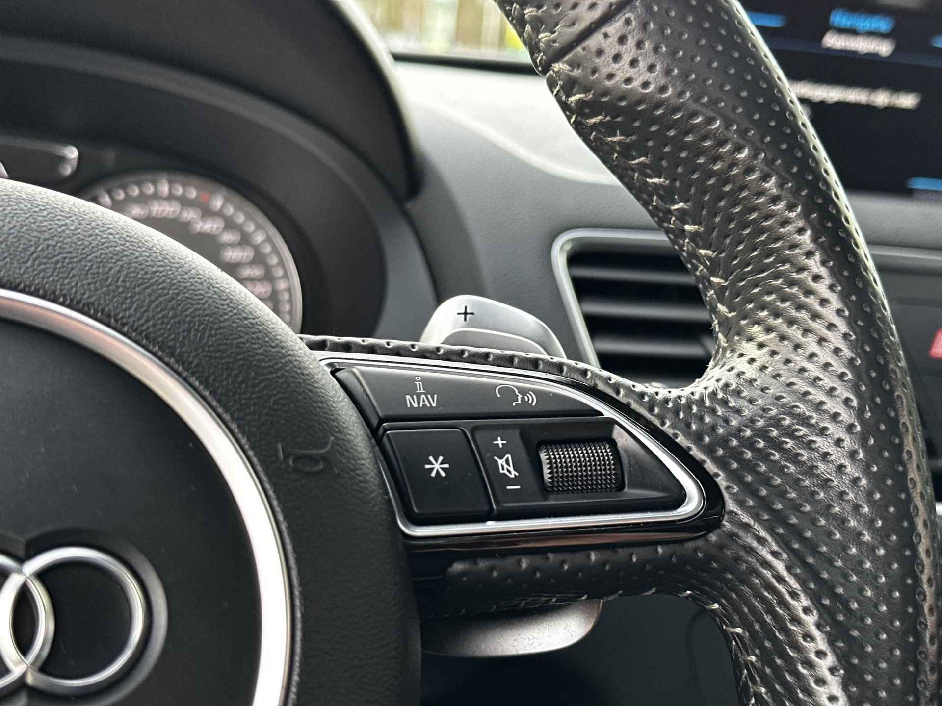 Audi RS Q3 2.5 TFSI quattro Pro Line Plus | Schuif-kanteldak | 20 inch | Stoelverw. | Carbon | Navi | Keyless | Camera - 27/40