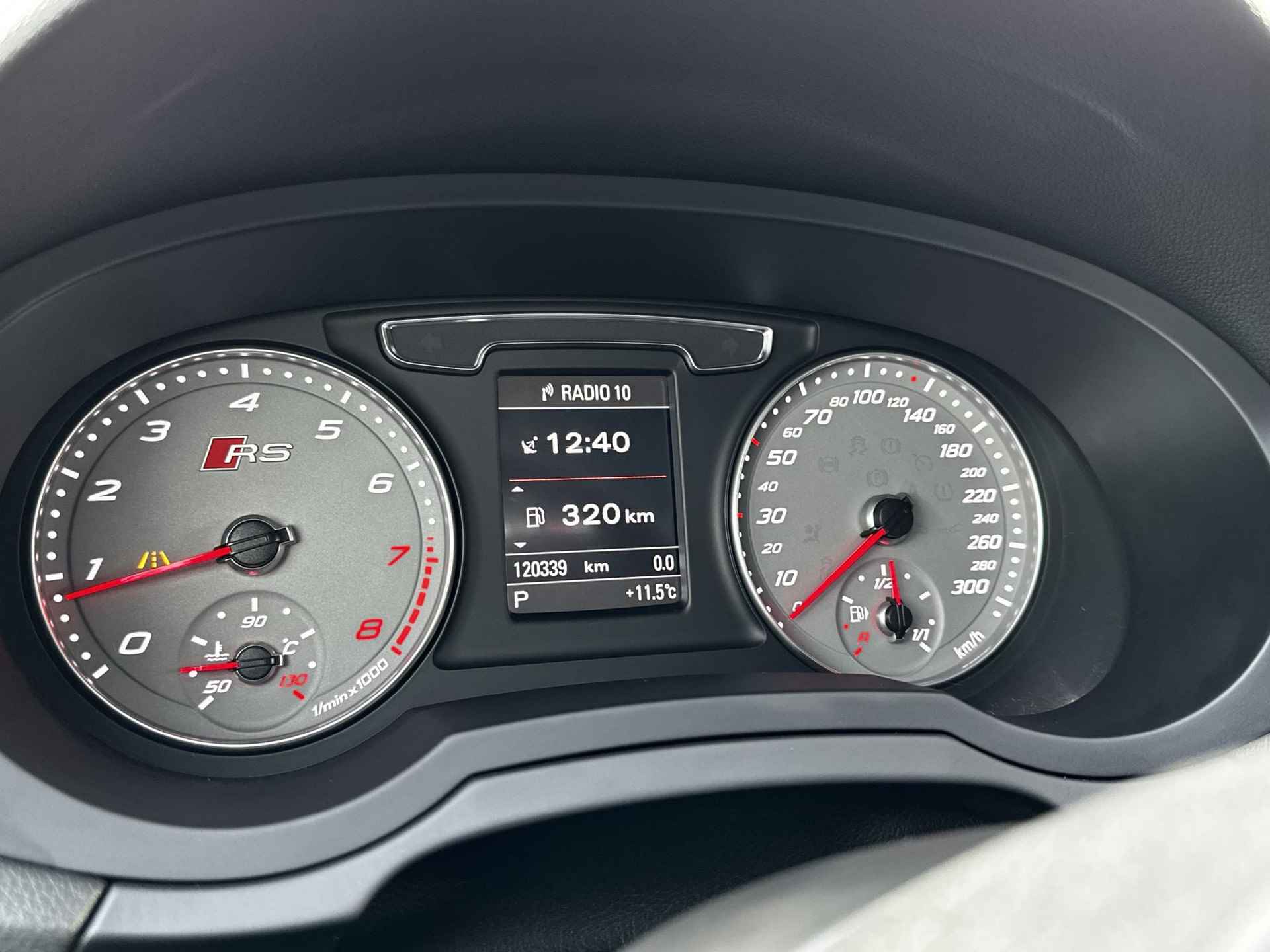 Audi RS Q3 2.5 TFSI quattro Pro Line Plus | Schuif-kanteldak | 20 inch | Stoelverw. | Carbon | Navi | Keyless | Camera - 29/40