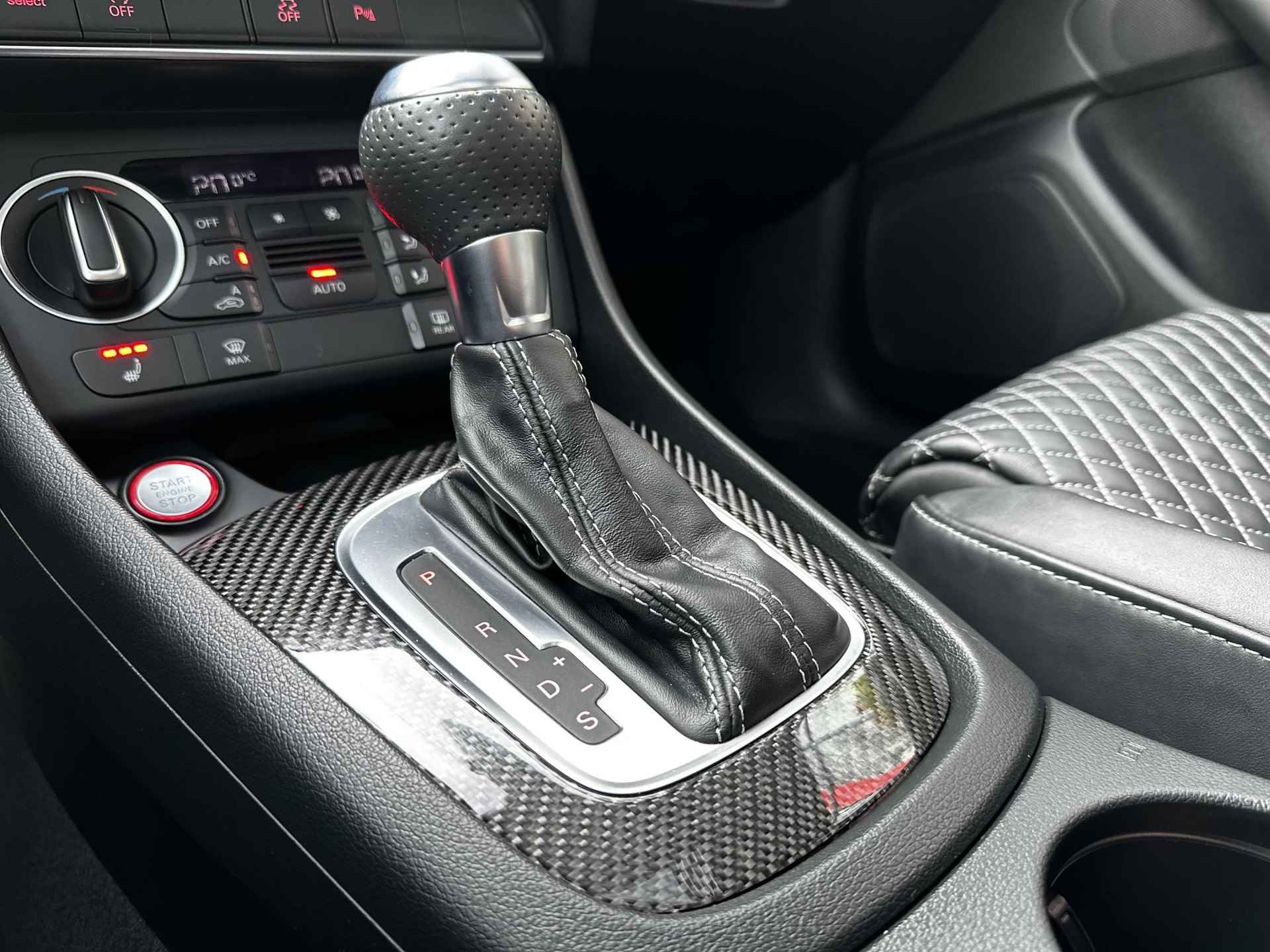 Audi RS Q3 2.5 TFSI quattro Pro Line Plus | Schuif-kanteldak | 20 inch | Stoelverw. | Carbon | Navi | Keyless | Camera - 37/40