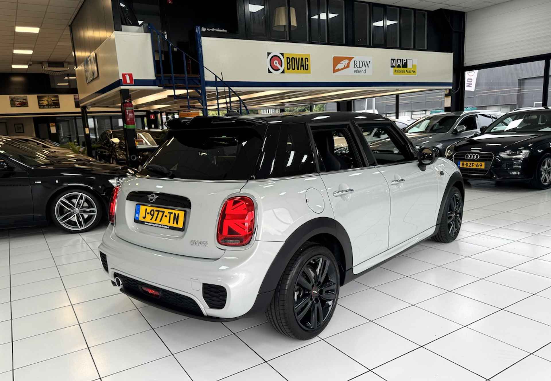 Mini Mini 1.5 Cooper JCW Uitvoering - 14/35