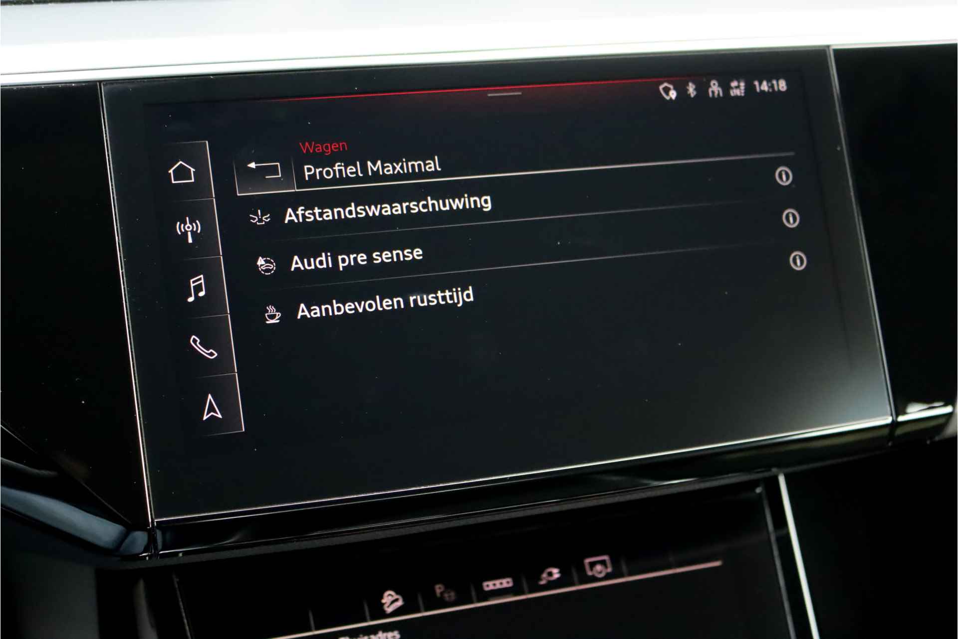 Audi e-tron 55 Quattro Advanced edition 95 kWh, Luchtvering, MMI Navigation Plus, Memory, Camera, Keyless Go, Voorklimatisering, Lane Depature Warning, Parkeerhulp Plus, Cruise Control, DAB, Stoelverwarming, Etc. - 27/34