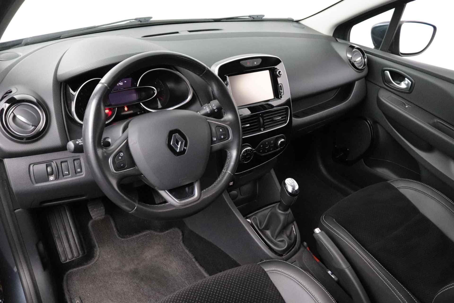 Renault Clio 0.9 TCe Intens 90PK | Dealer onderhouden| LED Verlichting| Easy Entry| Automatische Airco| - 15/42