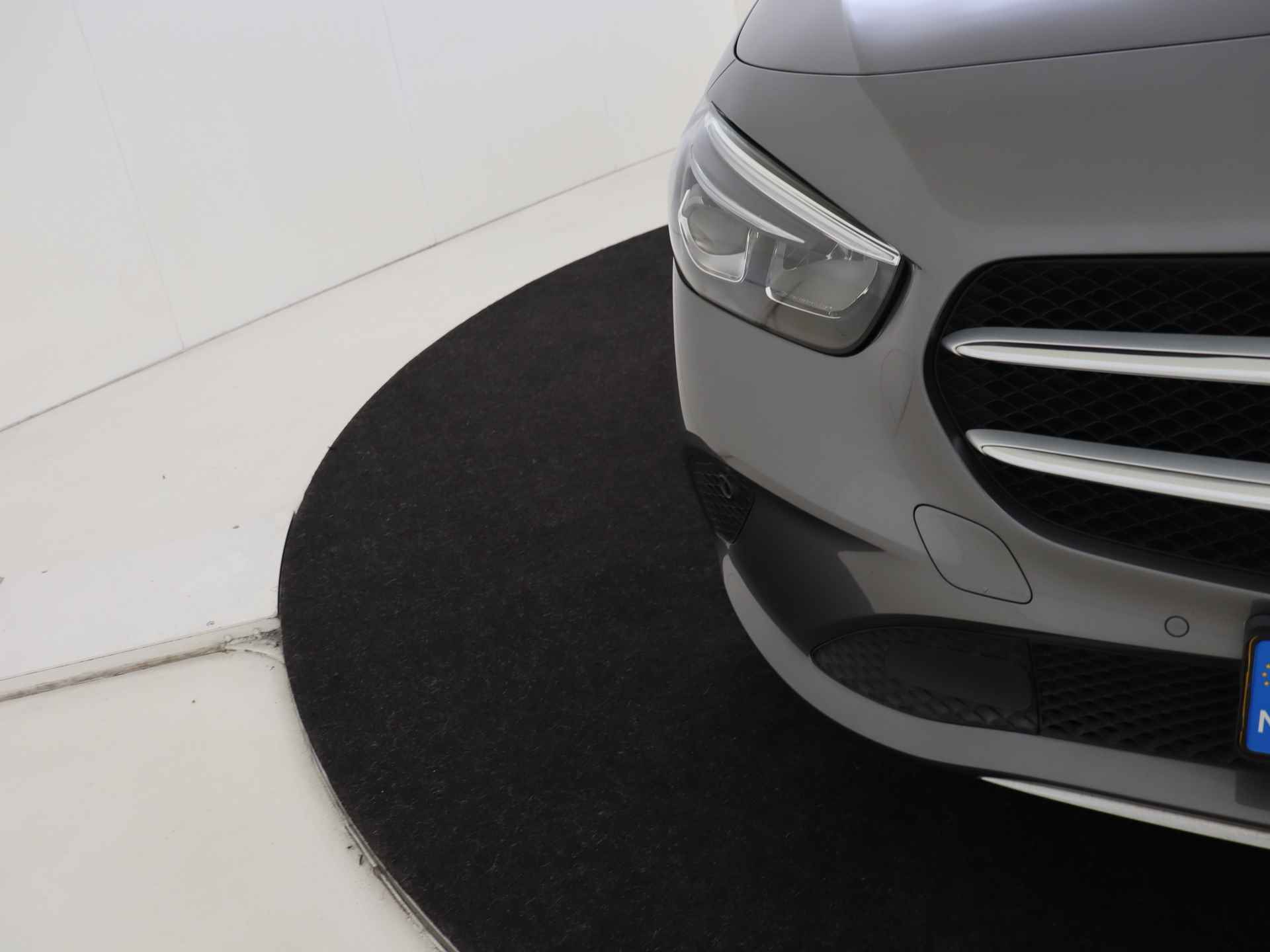 Mercedes-Benz B-Klasse 180 Launch Edition Automaat | Parkeersensoren | Electrische Achterklep - 14/42