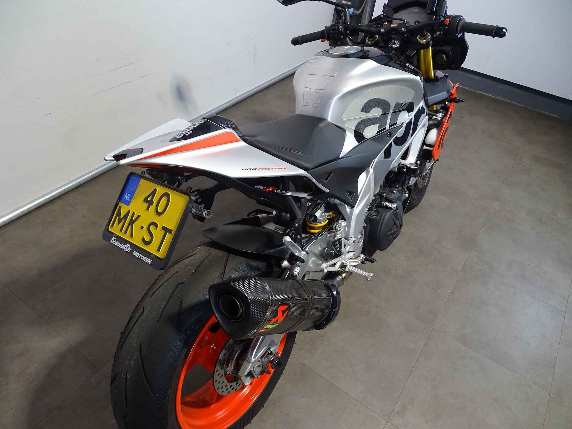 Aprilia TUONO V4 1100 E FACTORY - 3/10