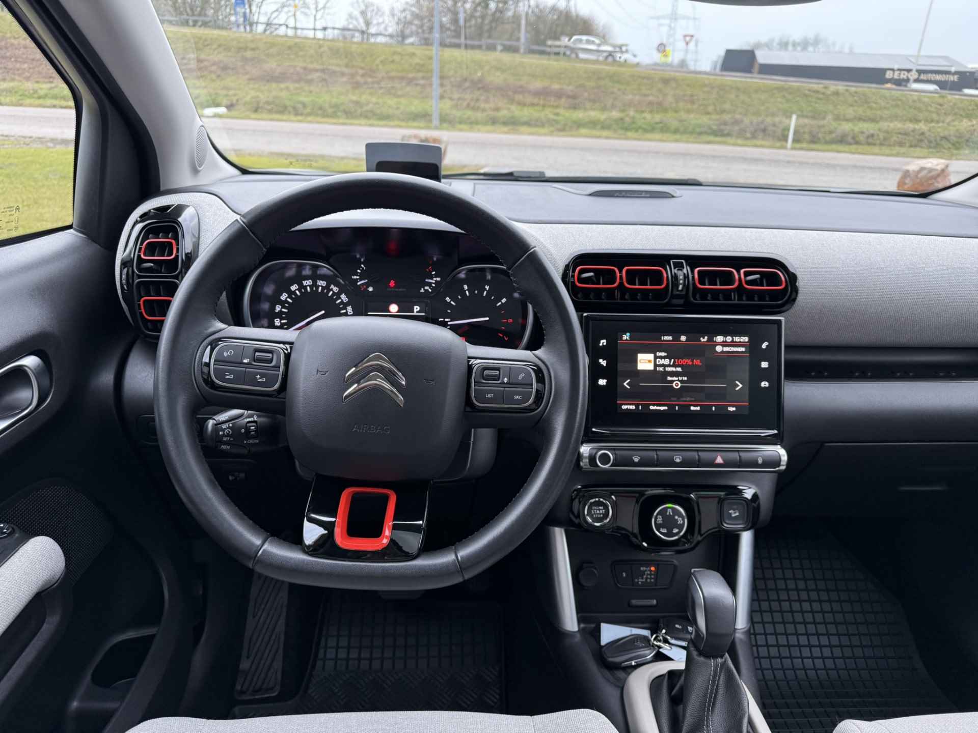 Citroën C3 Aircross 1.2 PureTech S&S Shine Automaat I Pano dak I Carplay l 4season - 16/42