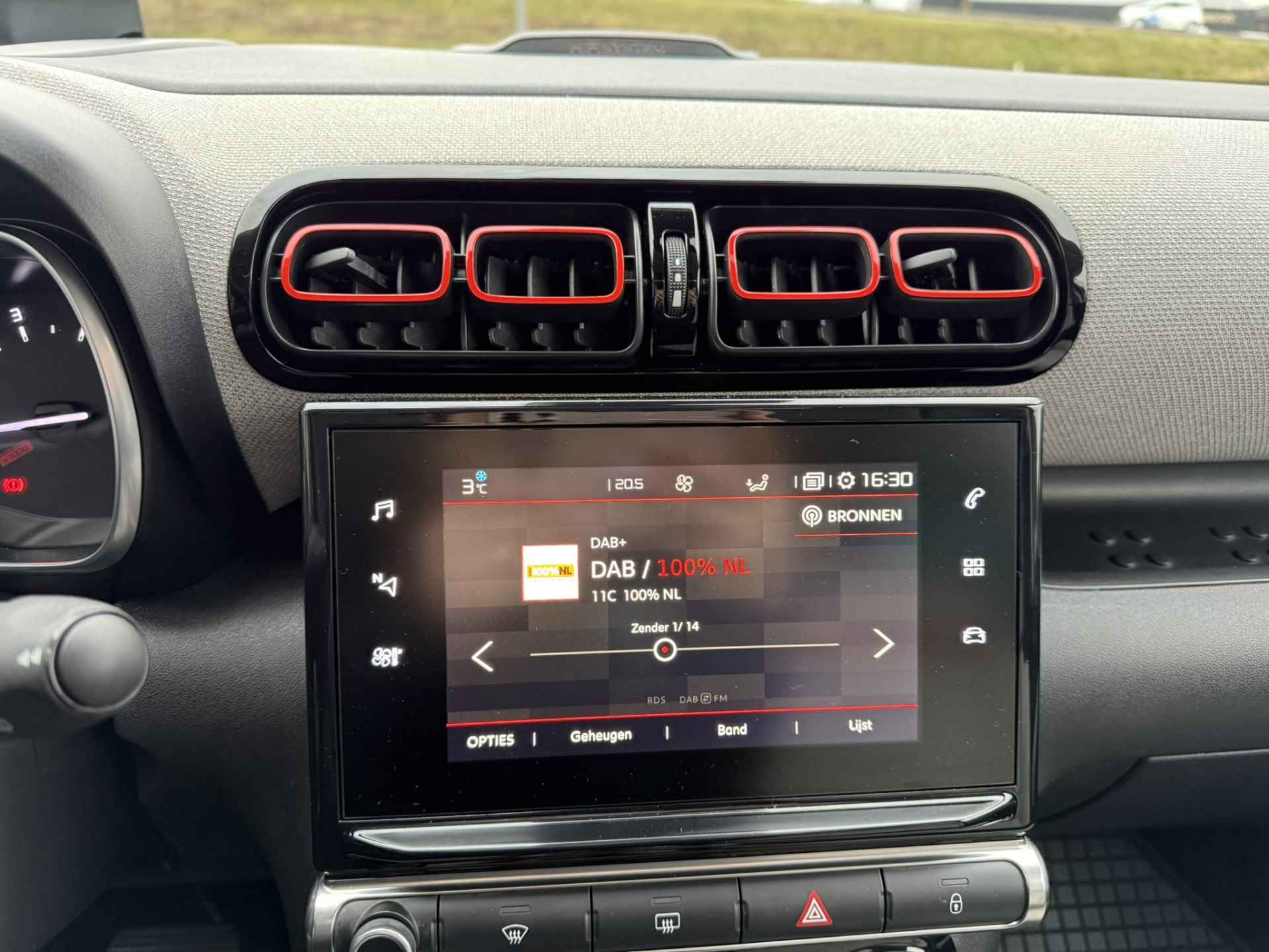 Citroën C3 Aircross 1.2 PureTech S&S Shine Automaat I Pano dak I Carplay l 4season - 19/42