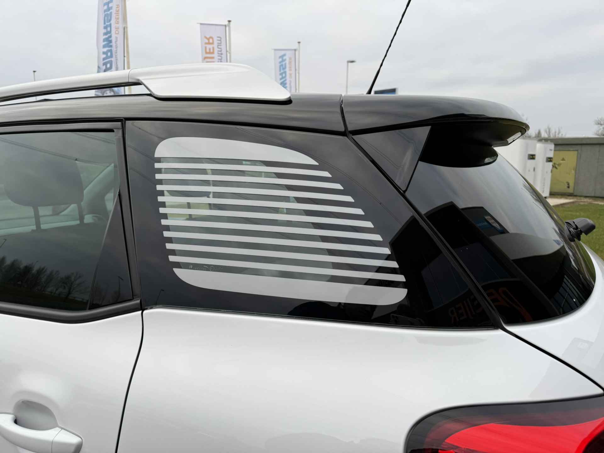 Citroën C3 Aircross 1.2 PureTech S&S Shine Automaat I Pano dak I Carplay l 4season - 41/42