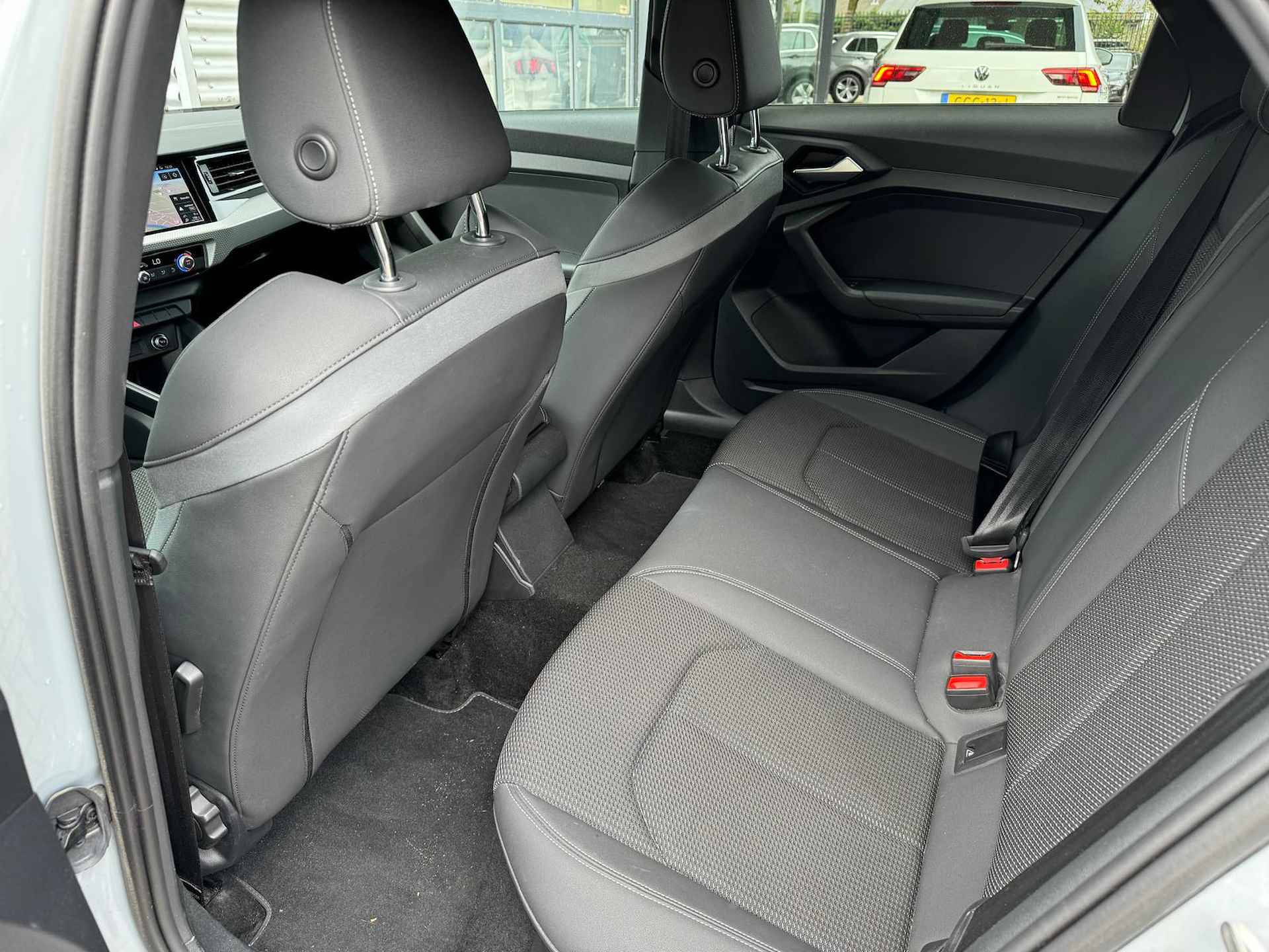 Audi A3 Limousine 35 TFSI CoD Advance Sport /AUT/ Metallic/ Digitale Cockpit/  /Do glas/ Led/ Panoramadak/ S line Int. + Ext./ Clima/ Navi/ Parkeersensor V. + A. / 18 lmv - 6/21