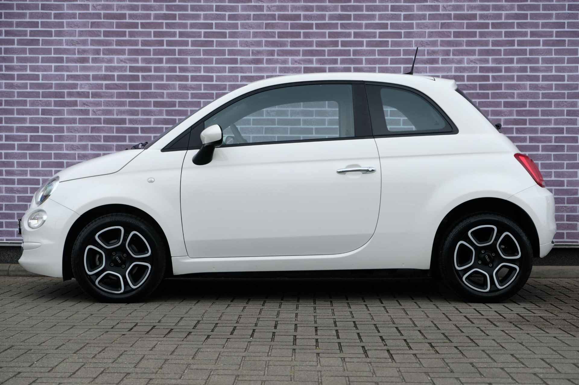 Fiat 500 1.0 Hybrid Club | Cruise/Climate Control | Parkeersensoren | Apple CarPlay & Android Auto | Multifunctioneel stuurwiel | Regen Sensor - 4/29