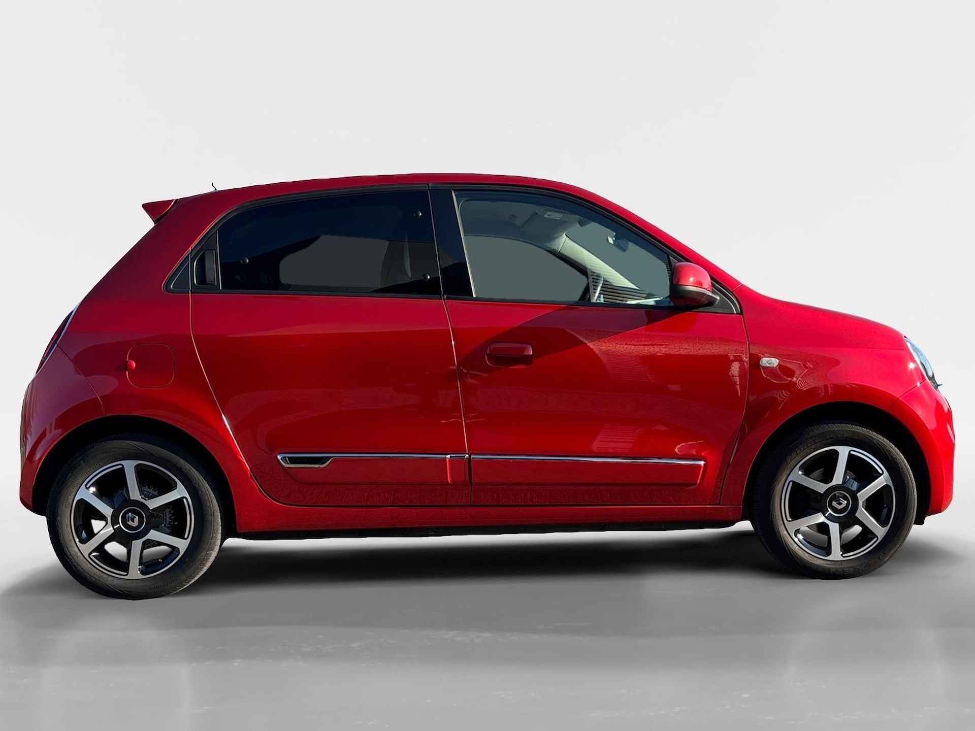 Renault Twingo 75PK SCe Intens | Apple CarPlay/Android Auto | Lichtmetalen Velgen | Parkeersensoren | Climate Control | Privacy Glass | Cruise Control | Bluetooth | Elektrische Ramen & Spiegels | - 4/29