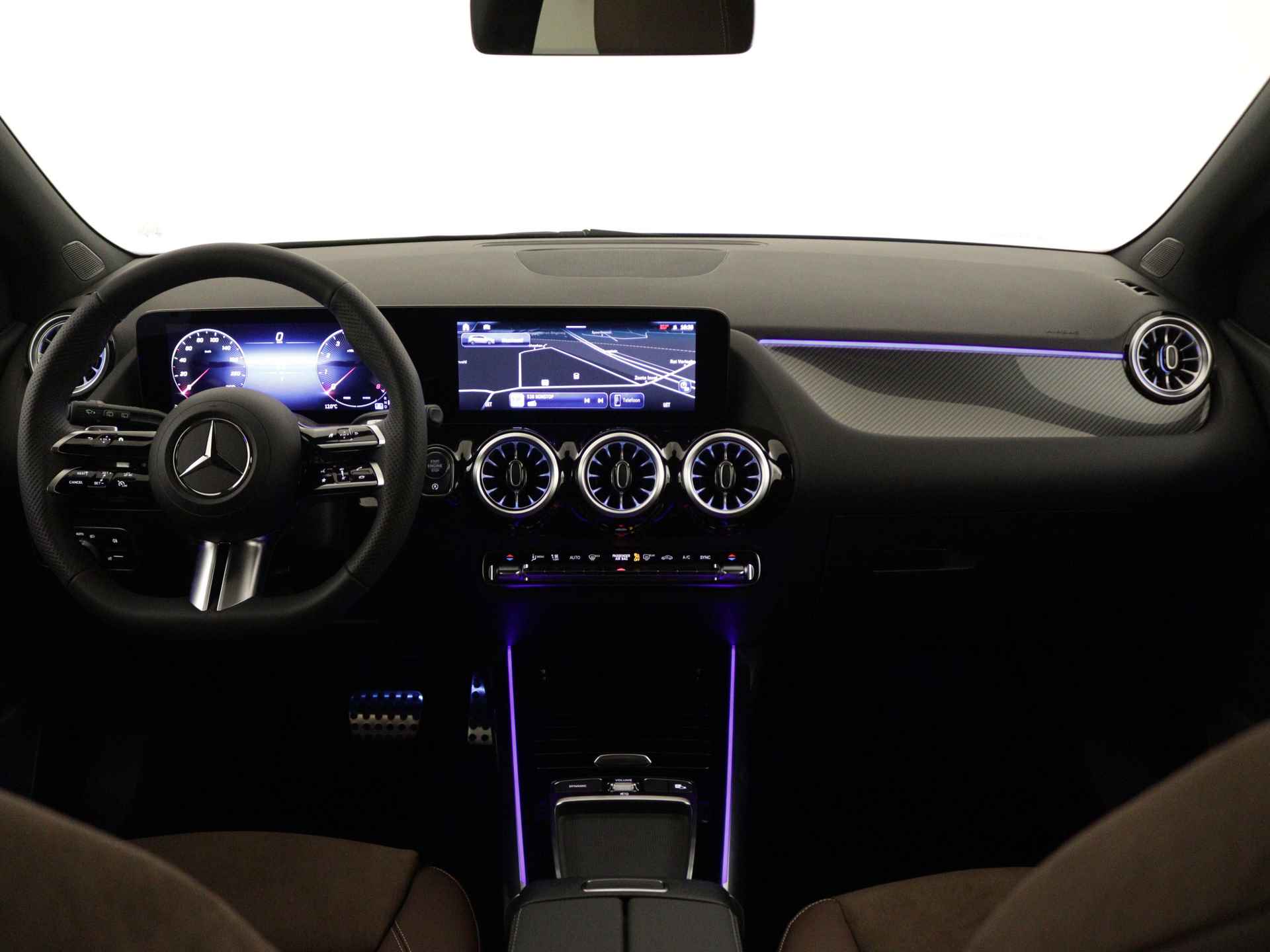 Mercedes-Benz B-Klasse 180 AMG Line | Nightpakket | Premium pakket | GUARD 360° Voertuigbescherming Plus | Parkeerpakket met achteruitrijcamera | EASY PACK achterklep | Keyless-Go comfortpakket | Sfeerverlichting | USB-pakket plus | - 5/35
