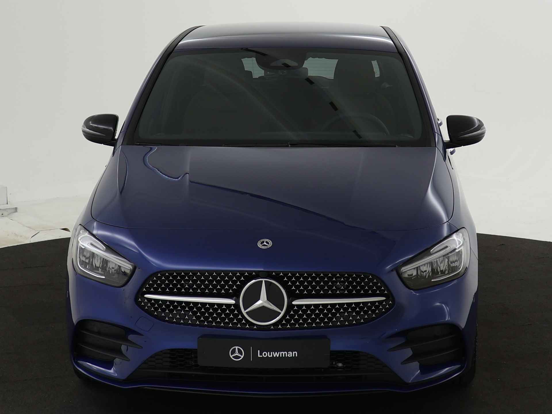 Mercedes-Benz B-Klasse 180 AMG Line | Nightpakket | Premium pakket | GUARD 360° Voertuigbescherming Plus | Parkeerpakket met achteruitrijcamera | EASY PACK achterklep | Keyless-Go comfortpakket | Sfeerverlichting | USB-pakket plus | - 22/35