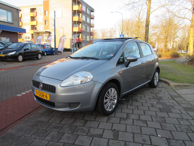 FIAT Punto 1.4 5DRS GRANDE 54.559 KM NAP Dynamic