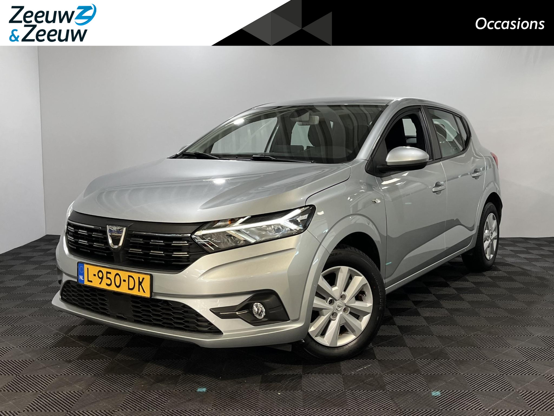 Dacia Sandero 1.0 - 90PK TCe Comfort Automaat | Trekhaak | Airco | Cruise Control | Apple CarPlay/Android Auto | Full LED | Licht & Regen Sensor |