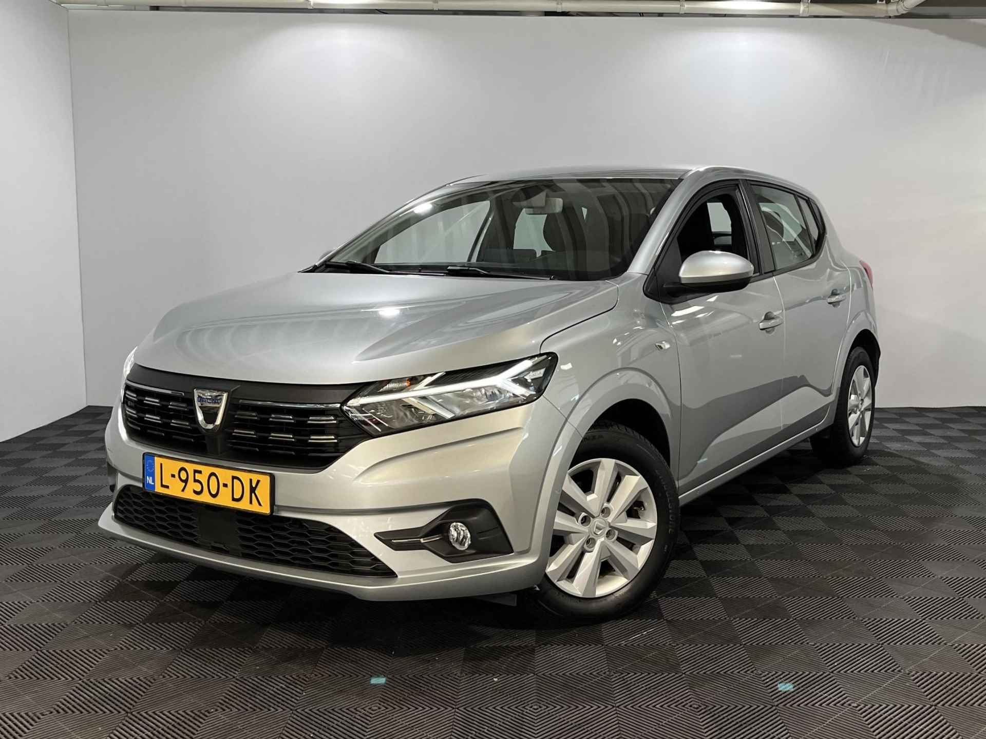 Dacia Sandero 1.0 - 90PK TCe Comfort Automaat | Trekhaak | Airco | Cruise Control | Apple CarPlay/Android Auto | Full LED | Licht & Regen Sensor | - 2/31