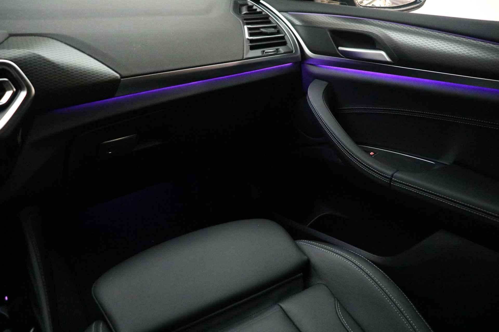 BMW X4 xDrive20i High Executive M Sport Automaat / Sportstoelen / Laserlight / Parking Assistant / M Sportonderstel / Live Cockpit Professional / Stoelverwarming - 24/24