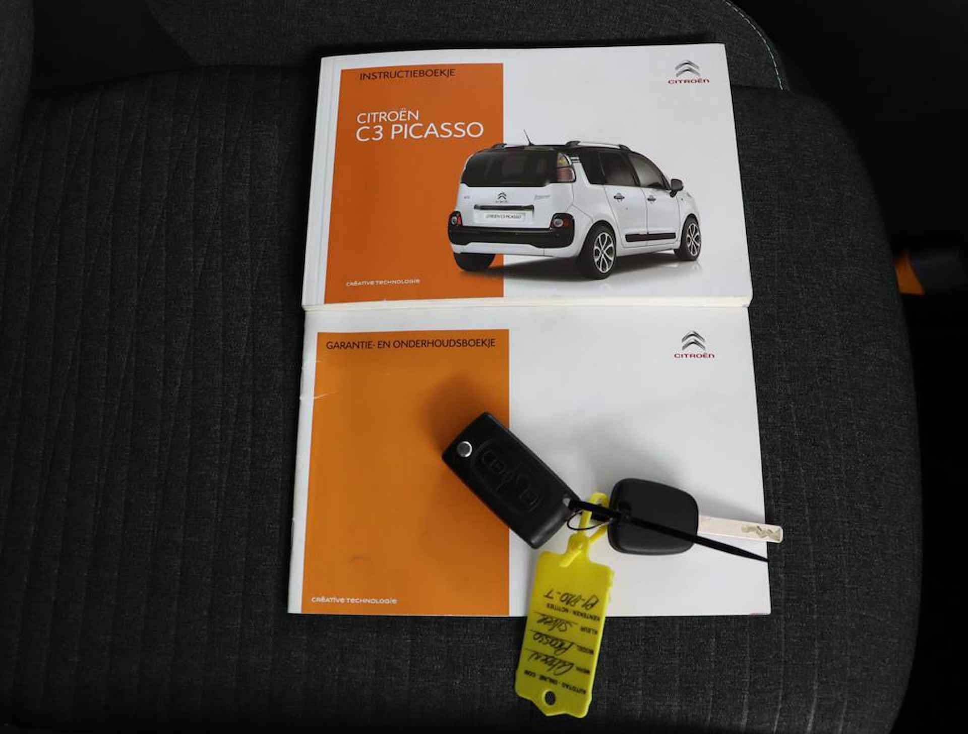 Citroen C3 Picasso 1.2 110PK FEEL EDITION | Climate control | Cruise control | PDC | LMV 16inch | Hoge instap! | 39.000km! - 8/37