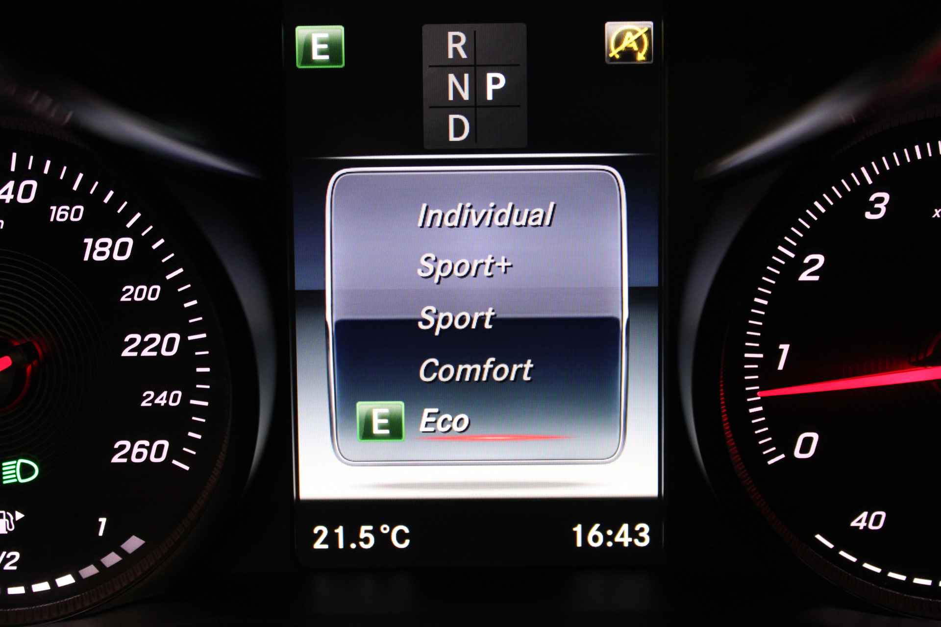 Mercedes-Benz C-Klasse Estate 180 AMG Sport Edition | Incl. 12 maanden garantie | Automaat | Afneembare trekhaak | Navigatie | Cruise control | Climate control | Vol leder | Stoelverwarming | Zwarte hemel | 18'' LM | Parkeersensoren | - 43/52